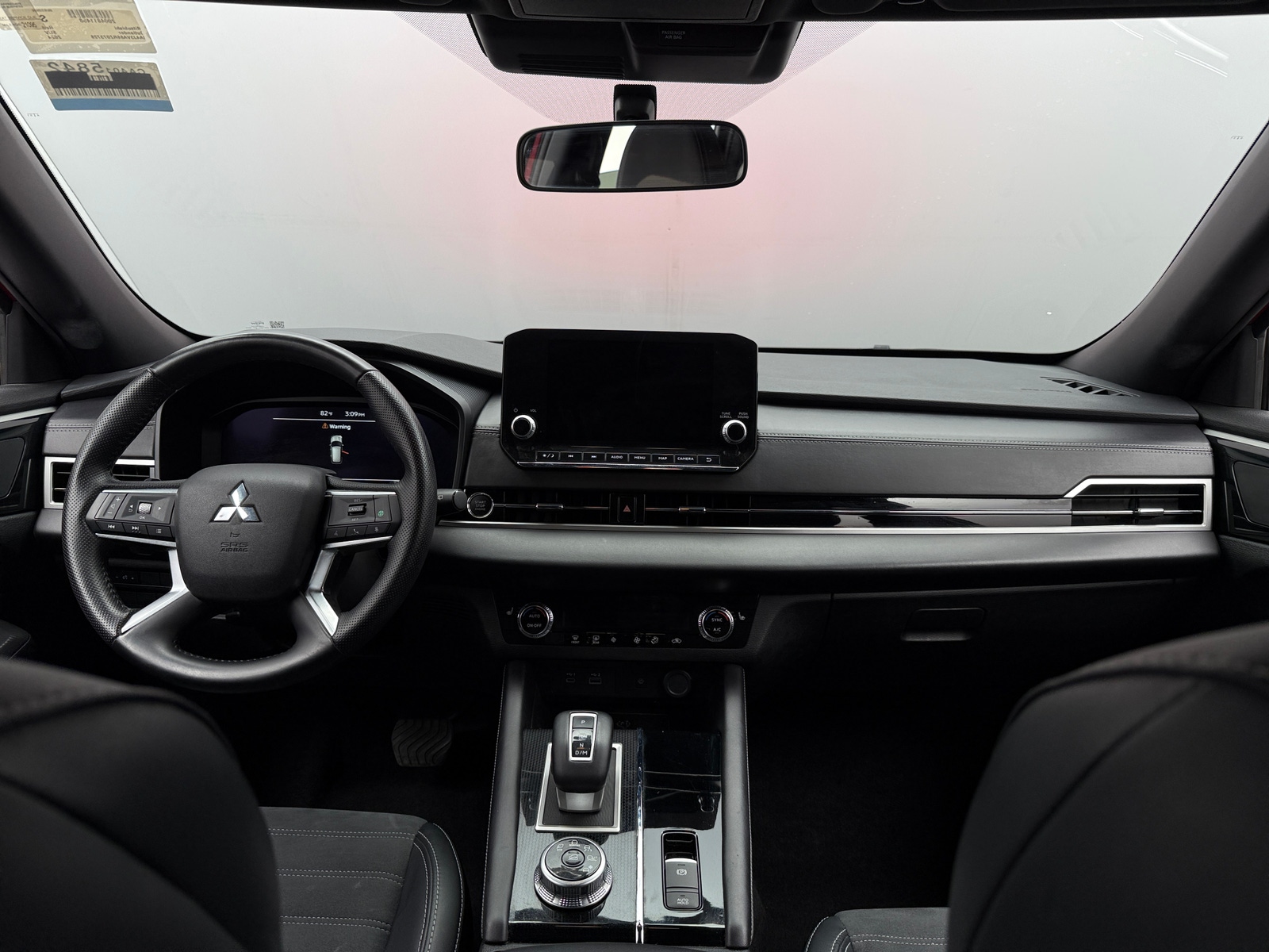 Thumbnail: 2024 Mitsubishi Outlander - 3