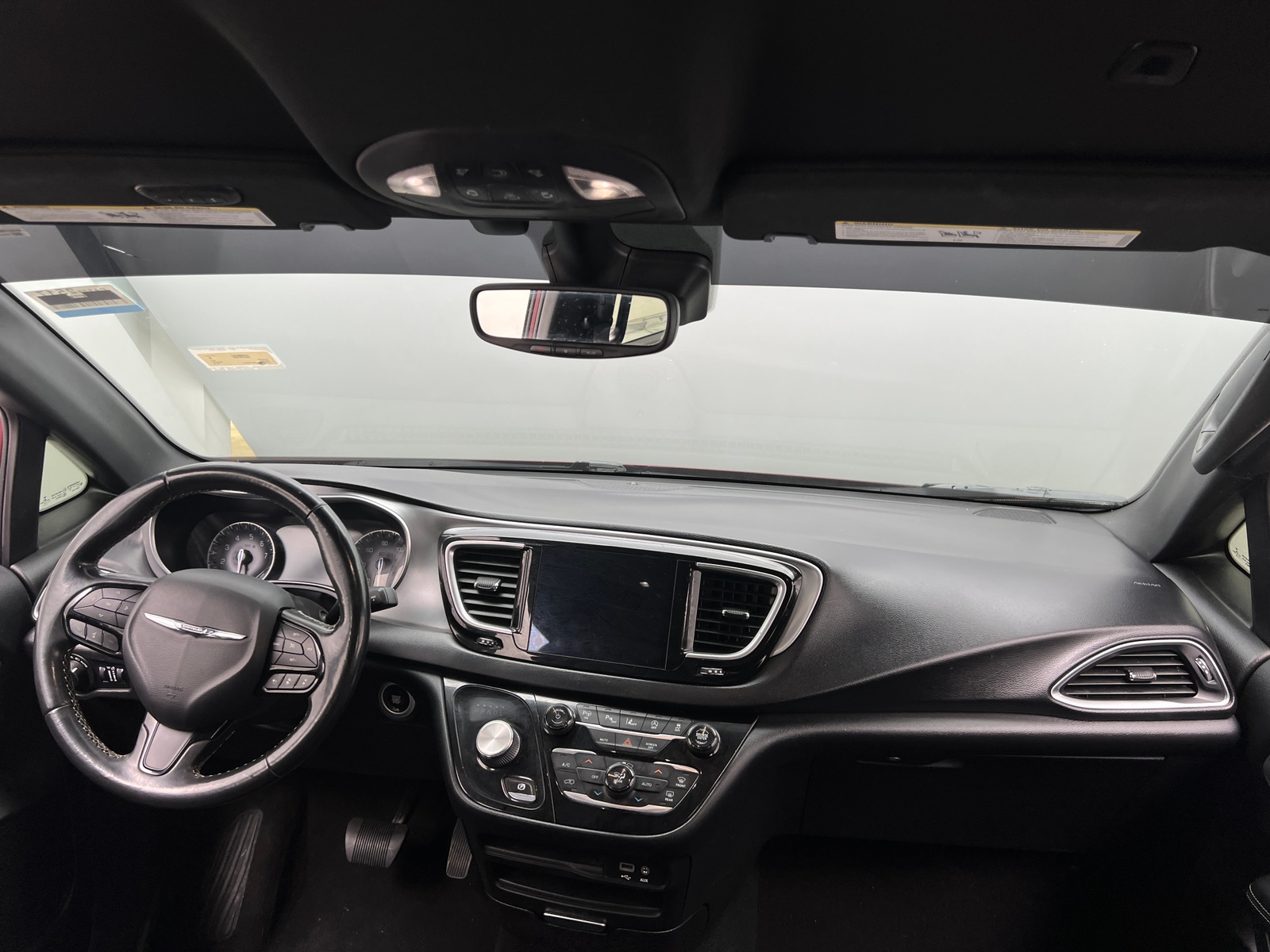 Thumbnail: 2019 Chrysler Pacifica - 3