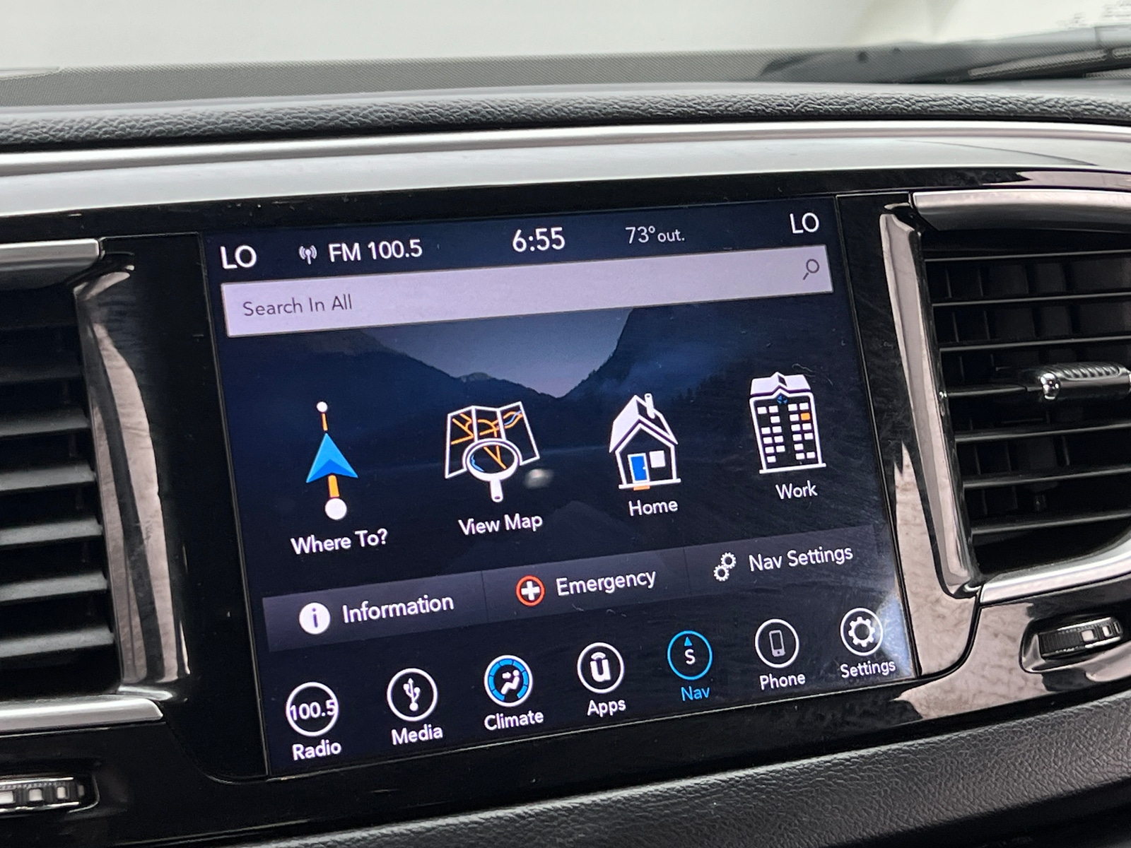 Thumbnail: 2019 Chrysler Pacifica - 4