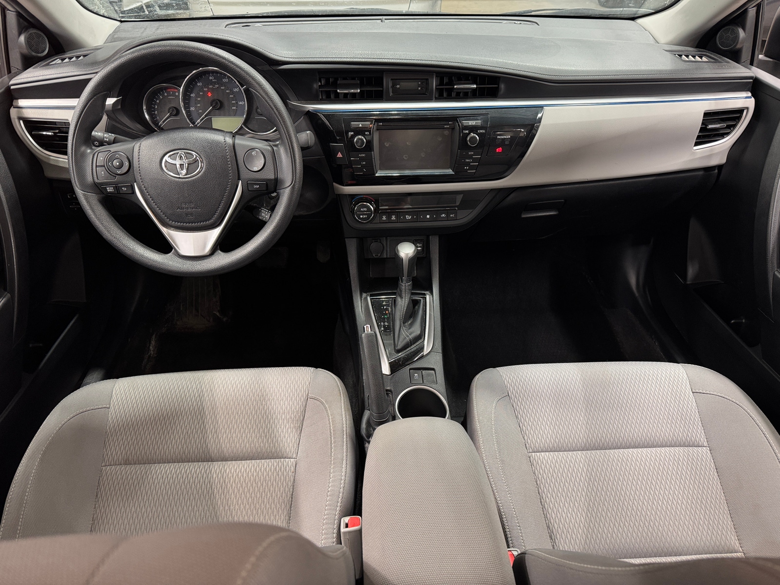 Thumbnail: 2015 Toyota Corolla - 3