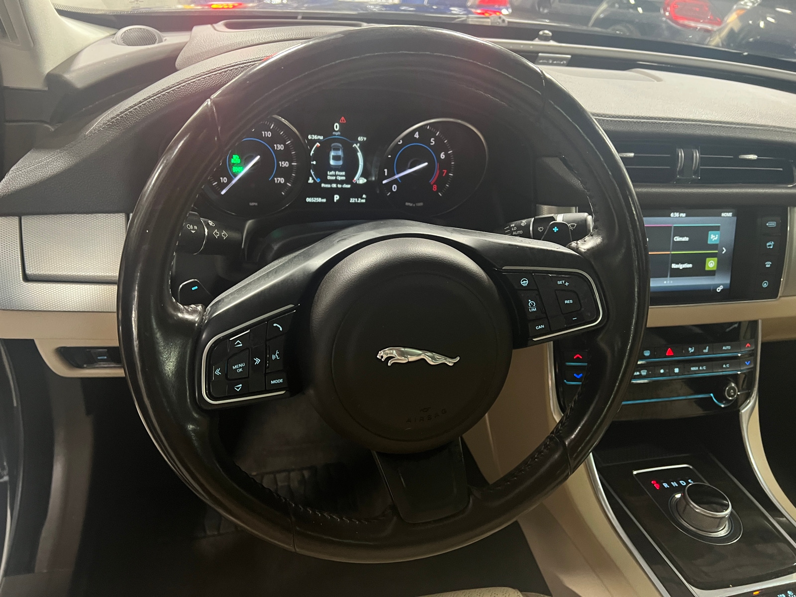 Thumbnail: 2016 Jaguar XF - 4
