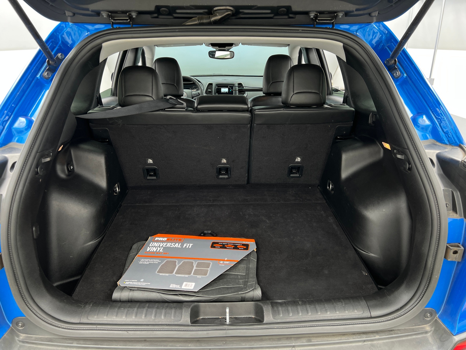 Thumbnail: 2021 Jeep Cherokee - 7