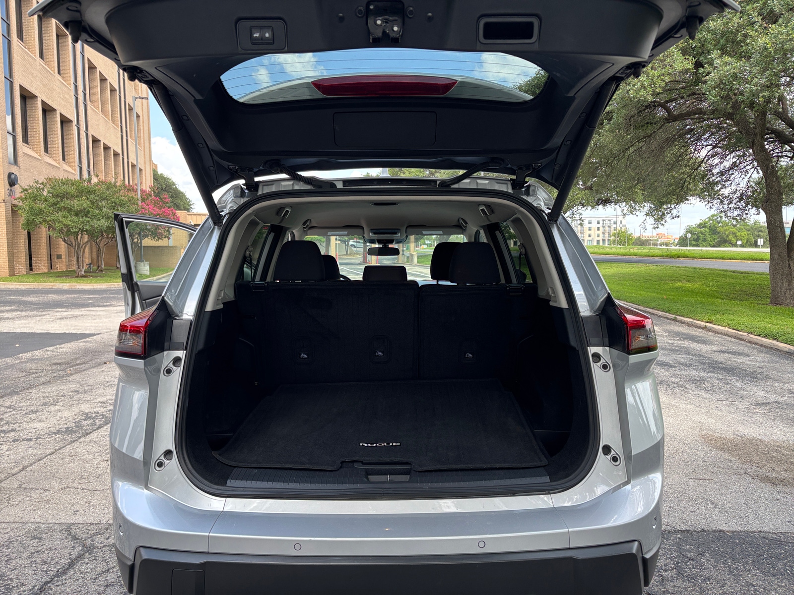 Thumbnail: 2025 Nissan Rogue - 4