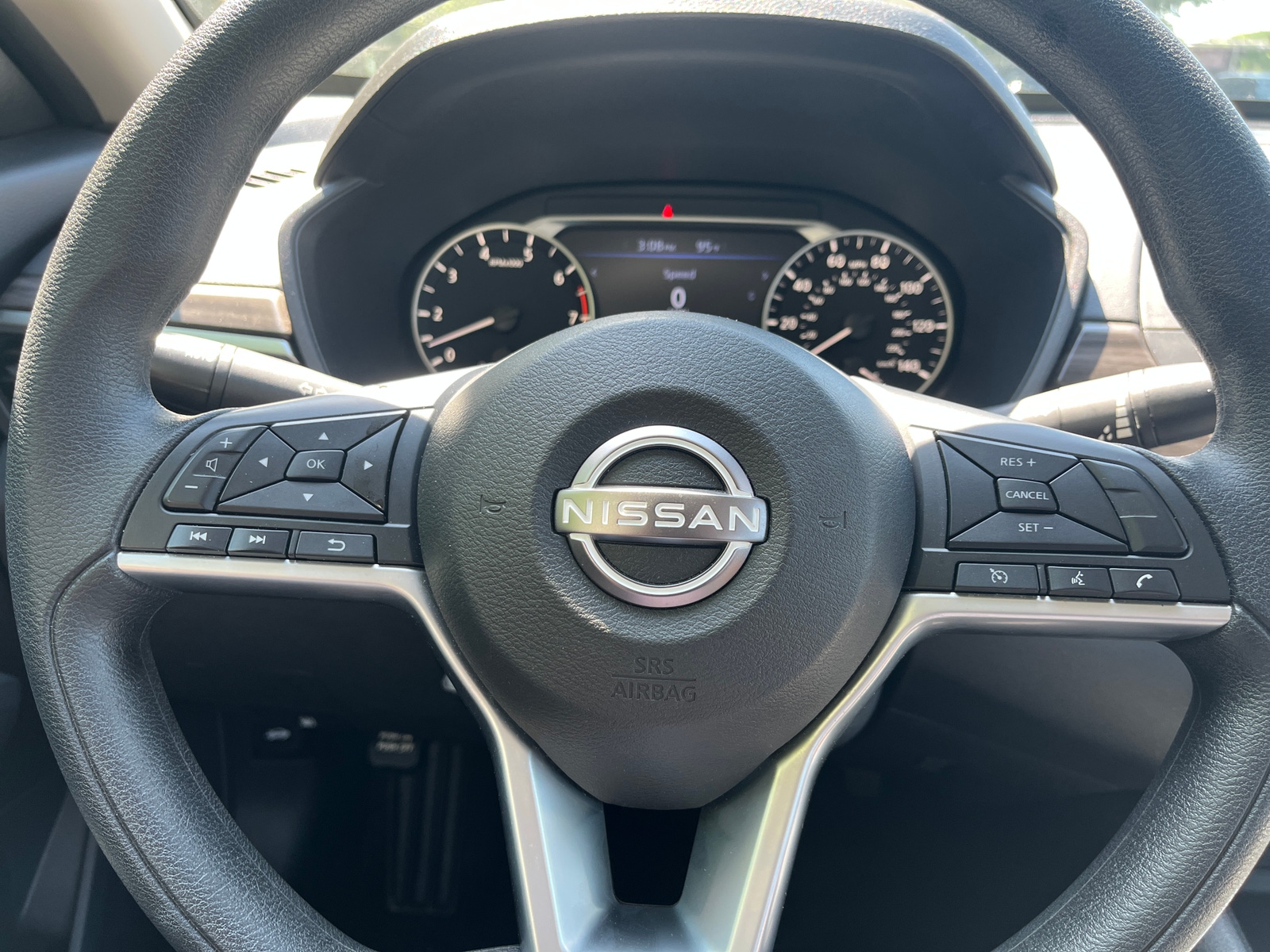 Thumbnail: 2025 Nissan Altima - 5