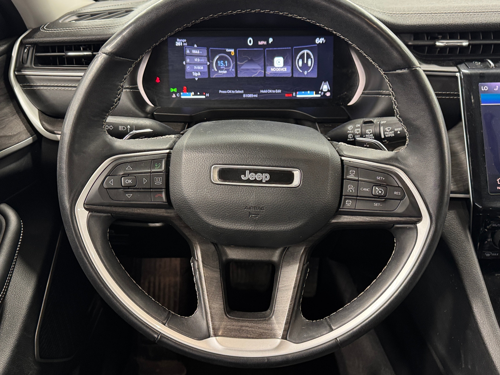 Thumbnail: 2022 Jeep Grand Cherokee L - 4