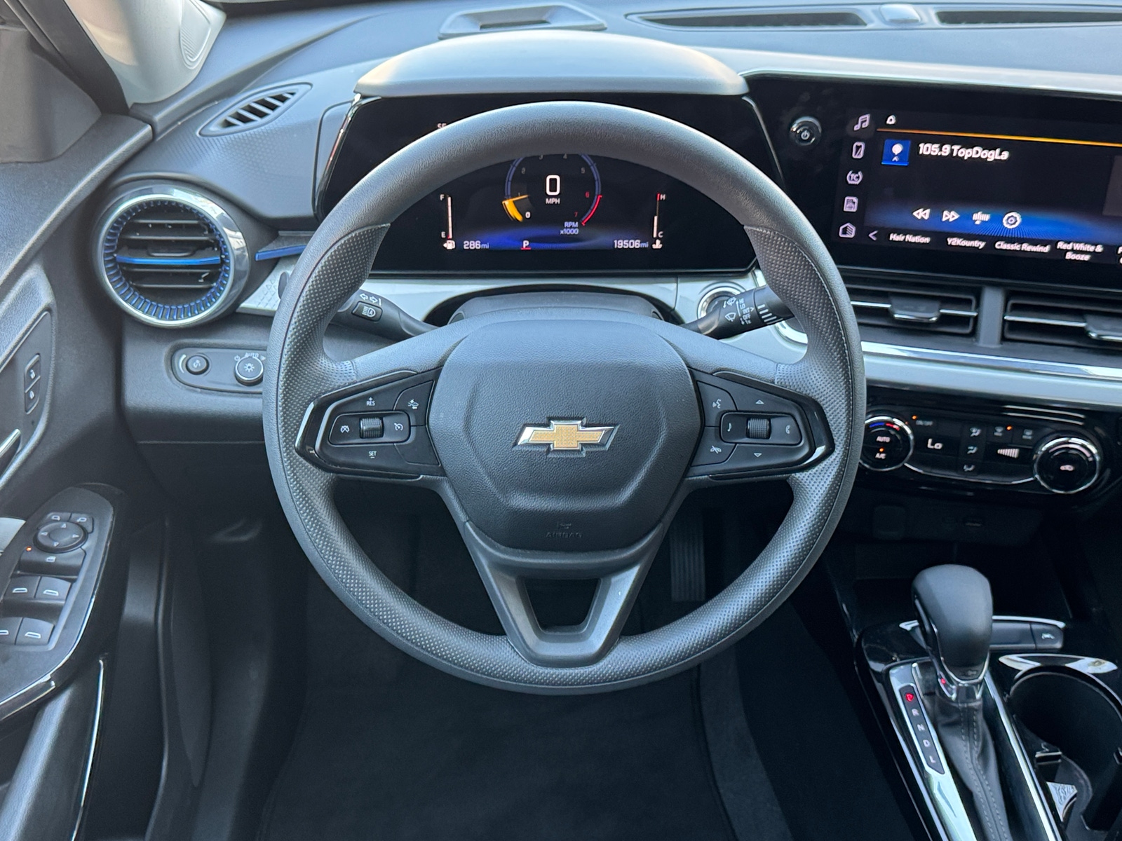 Thumbnail: 2025 Chevrolet Trax - 5