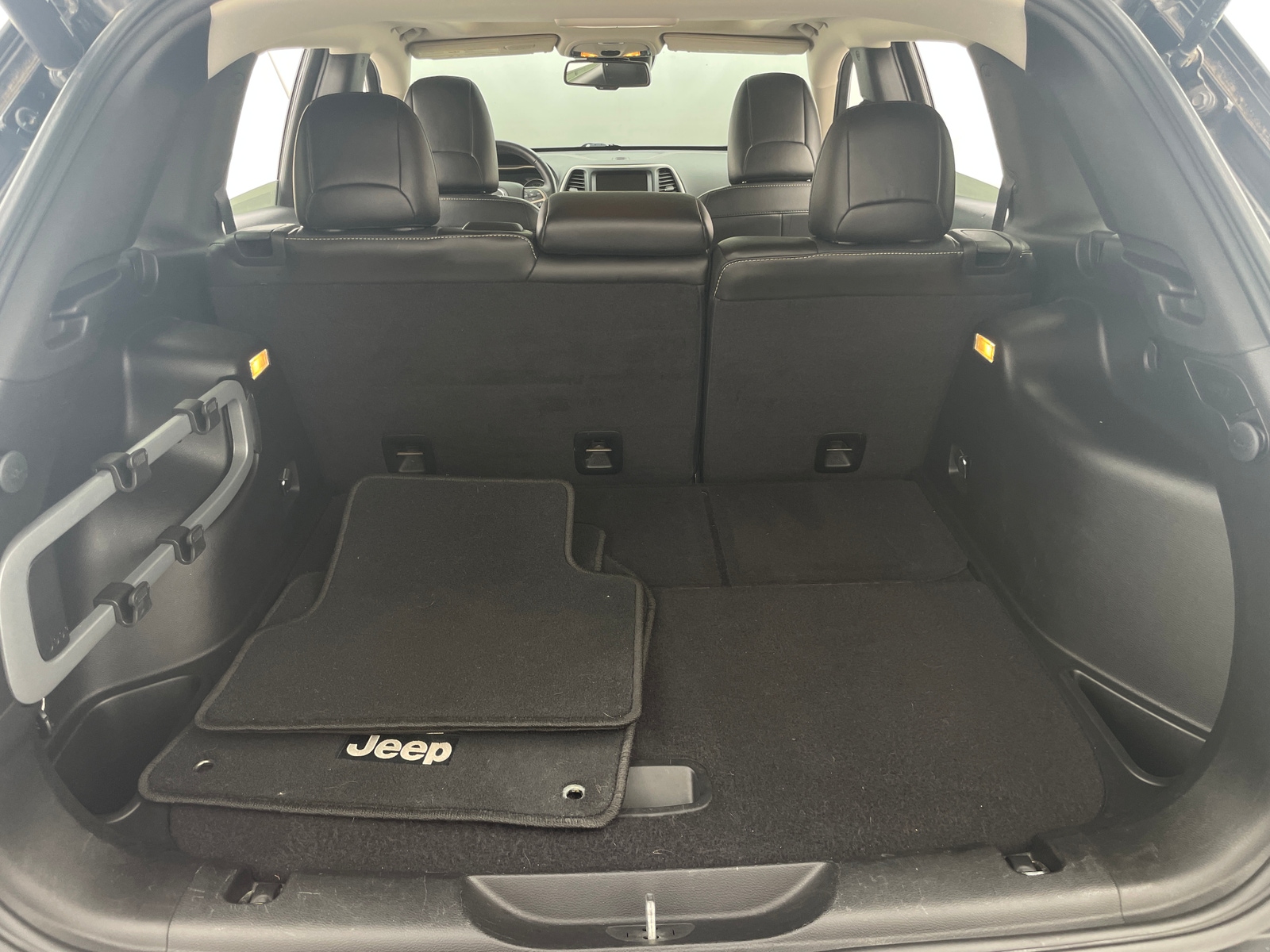 Thumbnail: 2015 Jeep Cherokee - 6