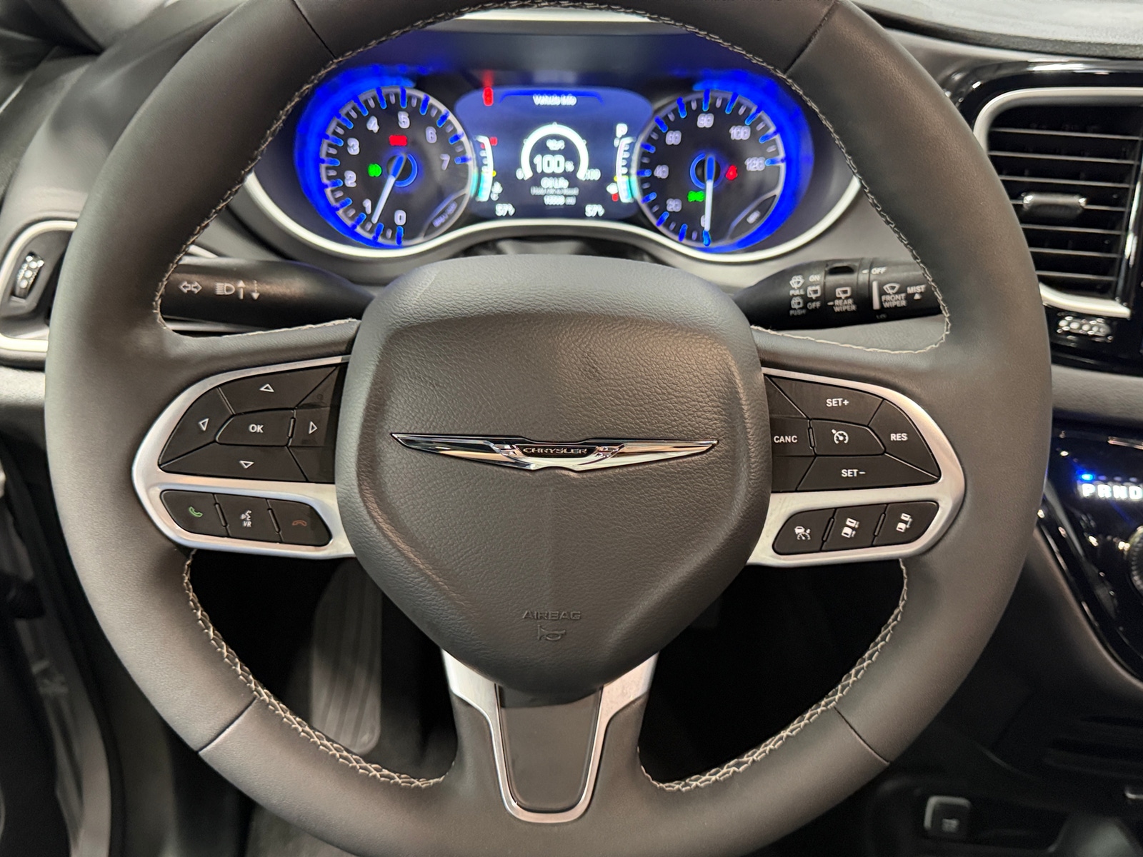 Thumbnail: 2026 Chrysler Pacifica - 4
