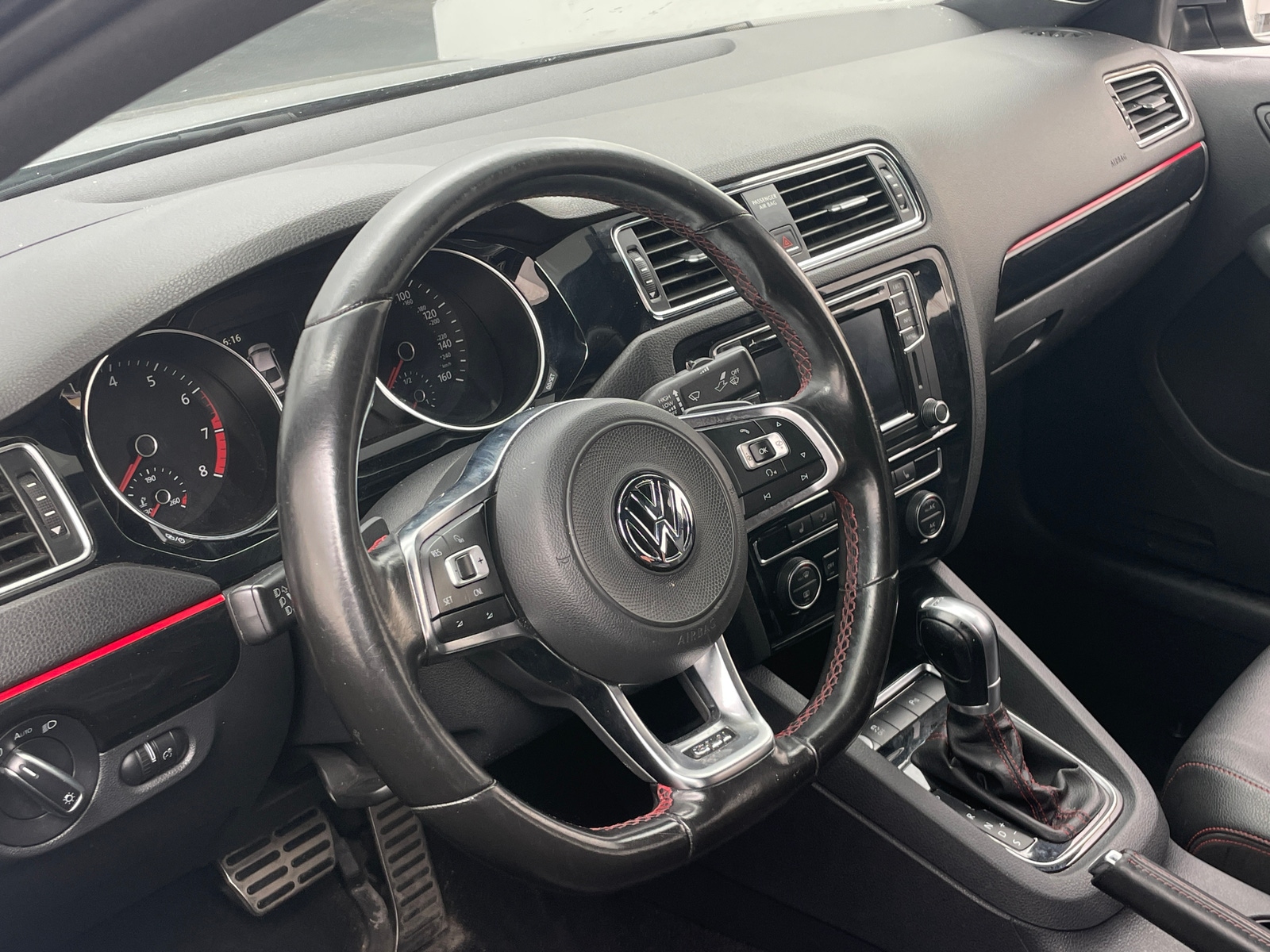 Thumbnail: 2017 Volkswagen Jetta - 4