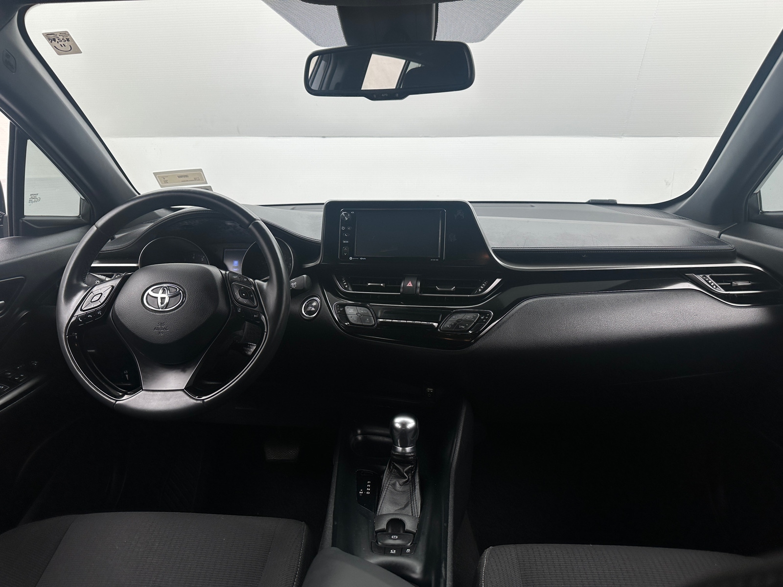 Thumbnail: 2018 Toyota C-HR - 3
