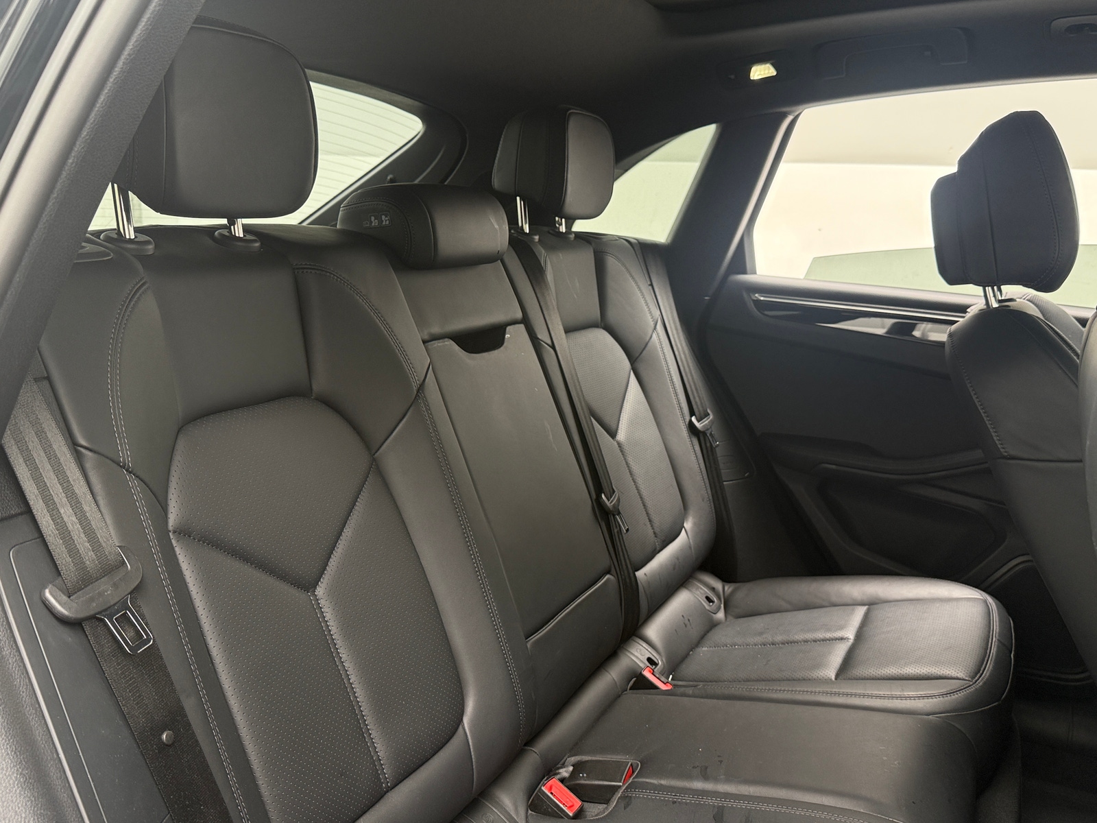 Thumbnail: 2023 Porsche Macan - 5