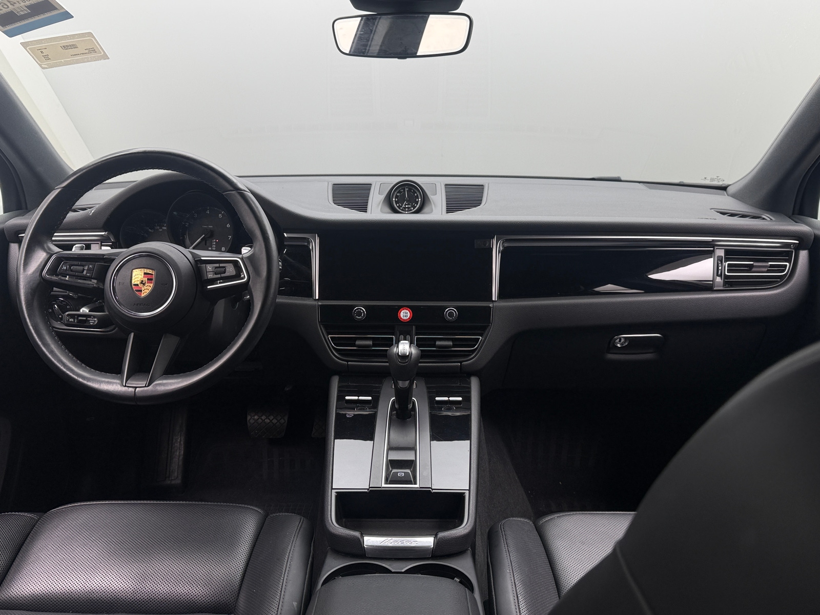 Thumbnail: 2023 Porsche Macan - 2