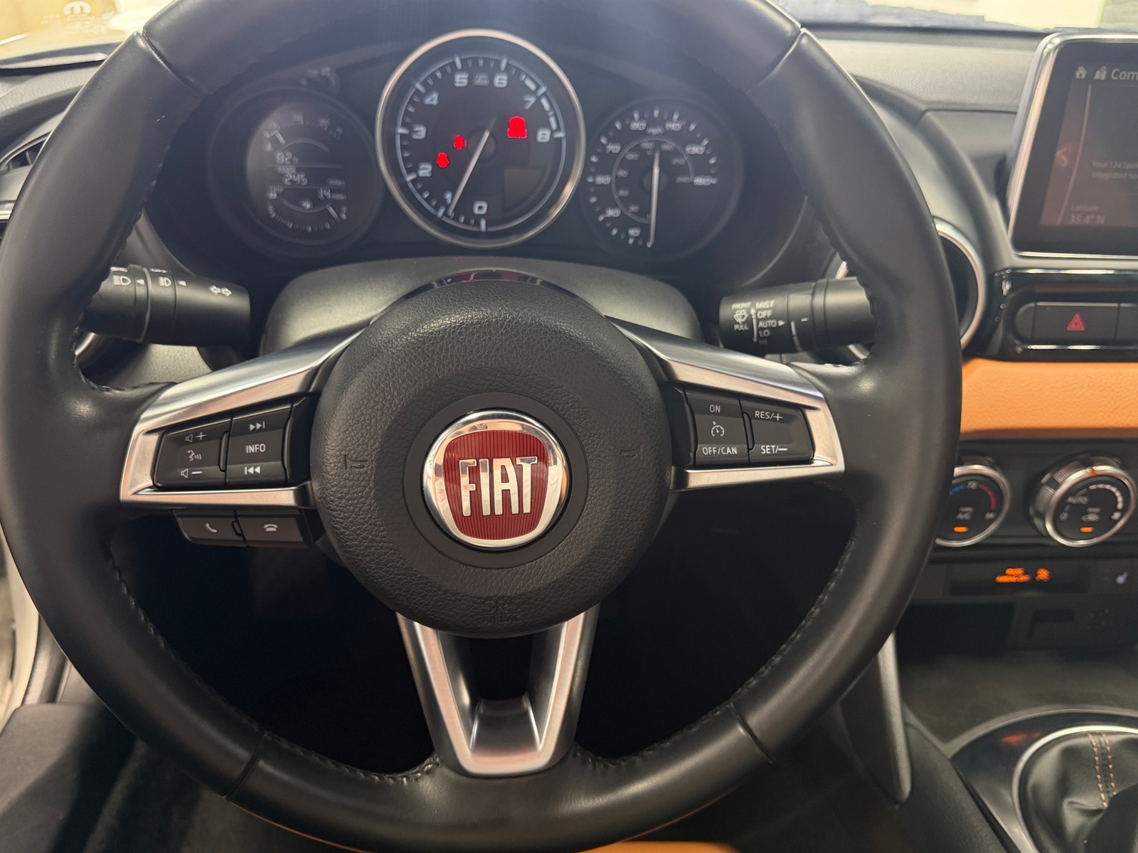 Thumbnail: 2018 Fiat 124 Spider - 4