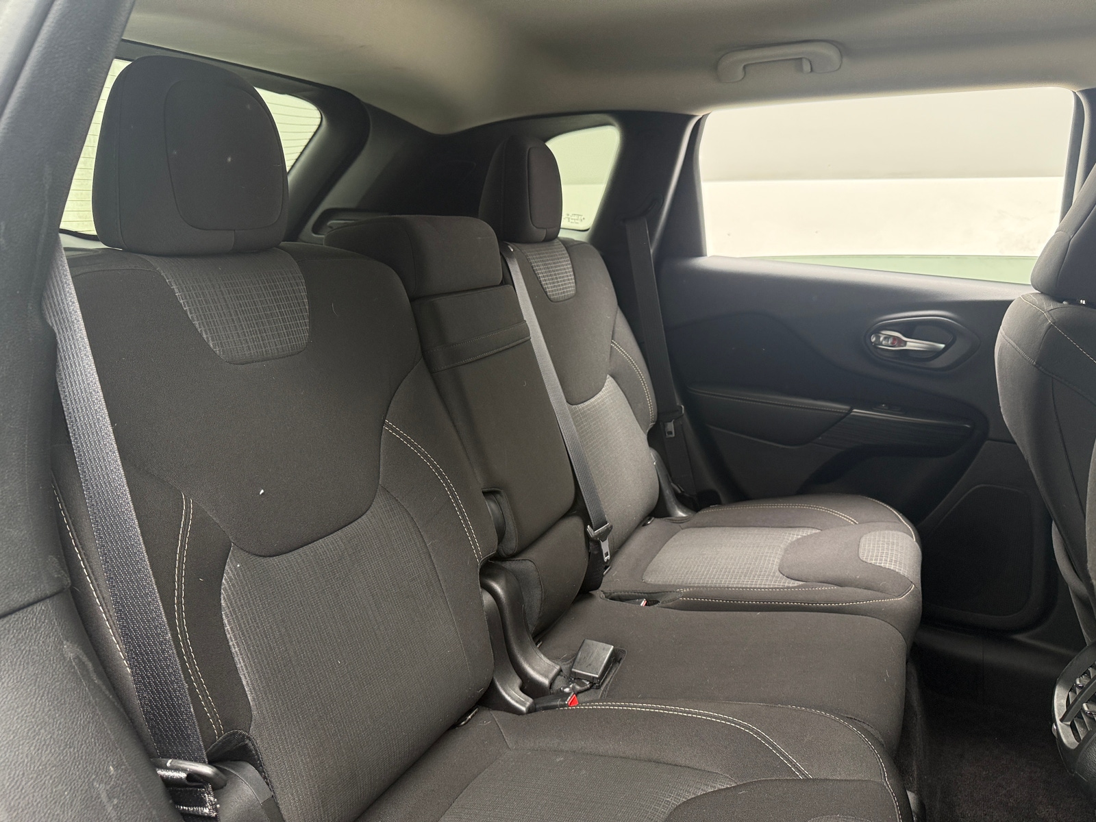 Thumbnail: 2016 Jeep Cherokee - 6