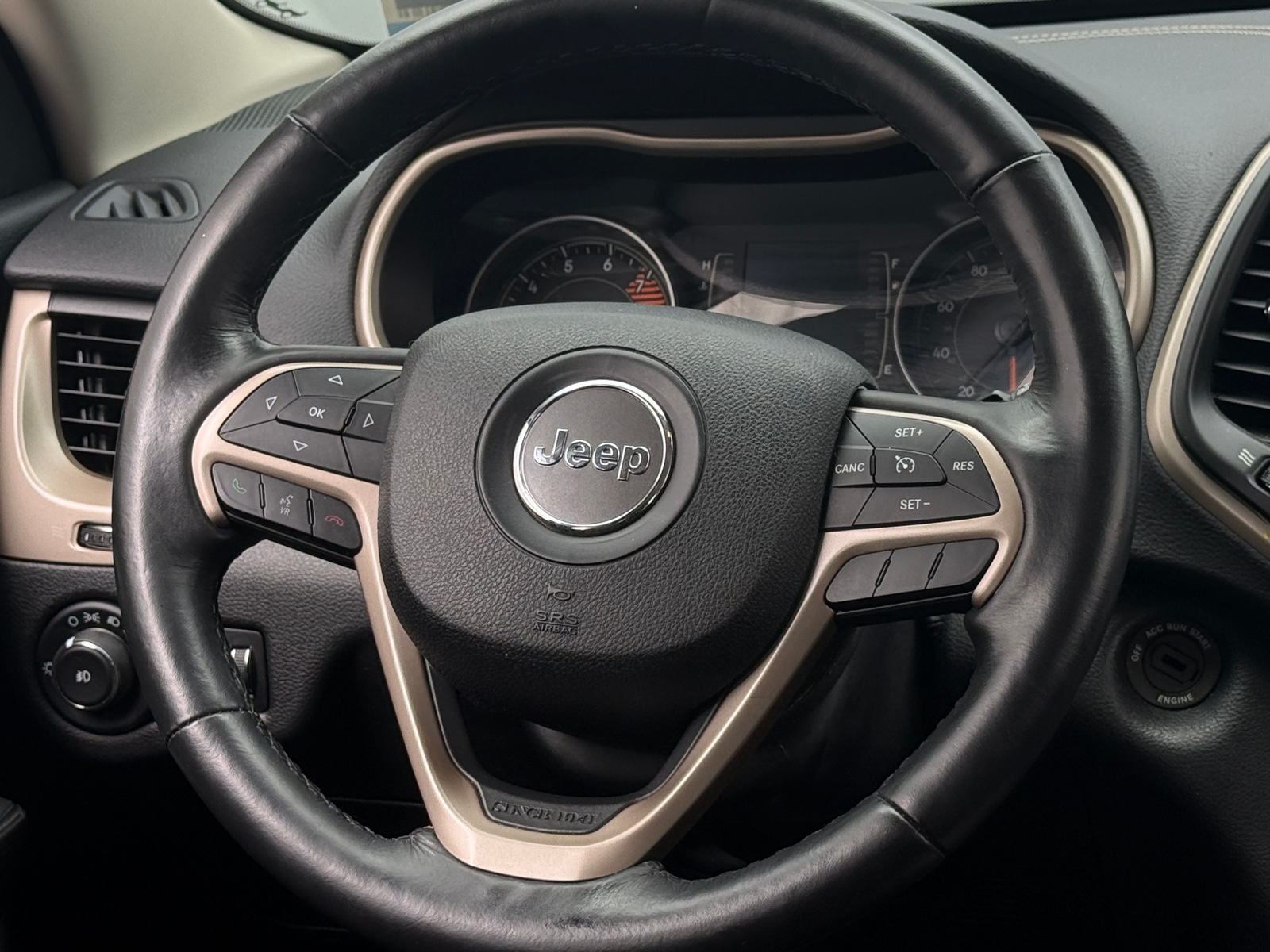 Thumbnail: 2016 Jeep Cherokee - 5