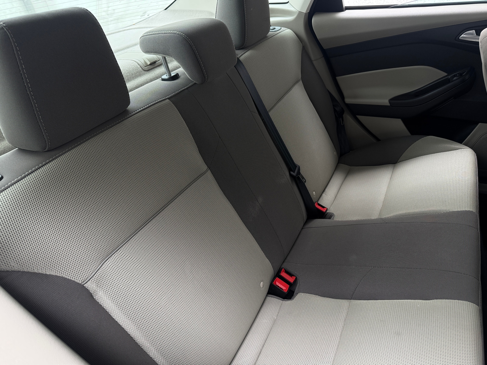 Thumbnail: 2012 Ford Focus - 6