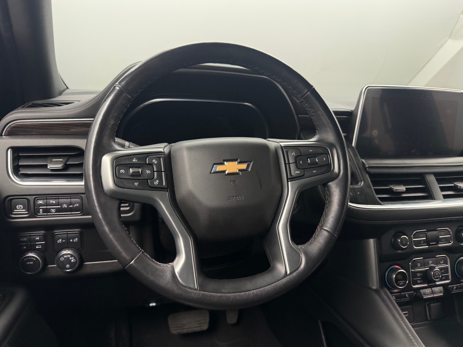 Thumbnail: 2022 Chevrolet Tahoe - 4