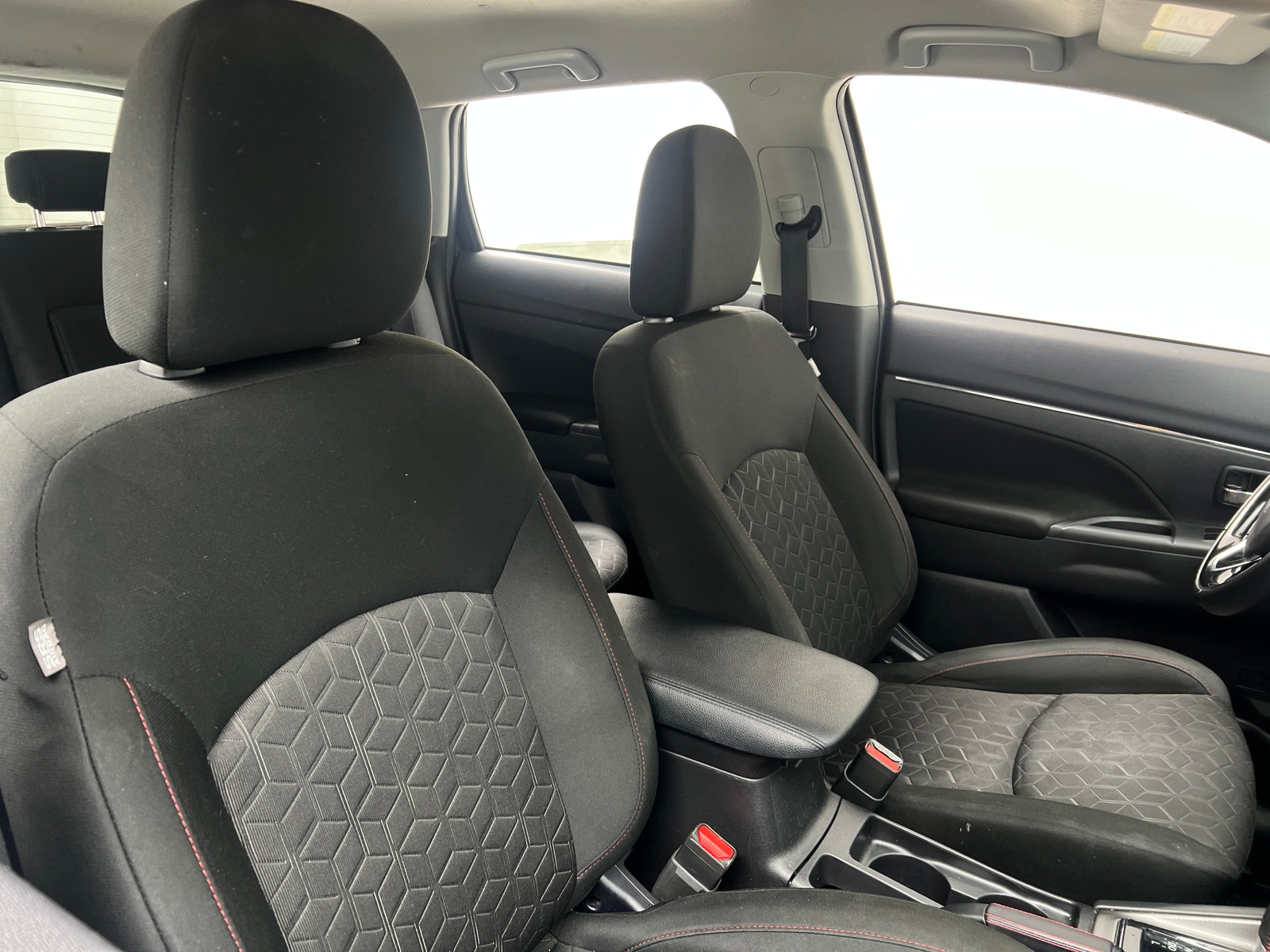 Thumbnail: 2024 Mitsubishi Outlander Sport - 2