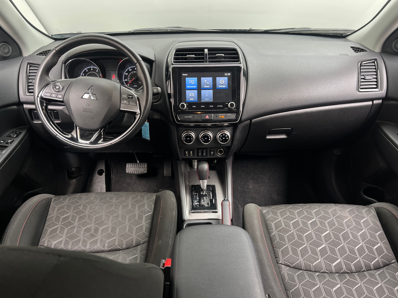 Thumbnail: 2024 Mitsubishi Outlander Sport - 3