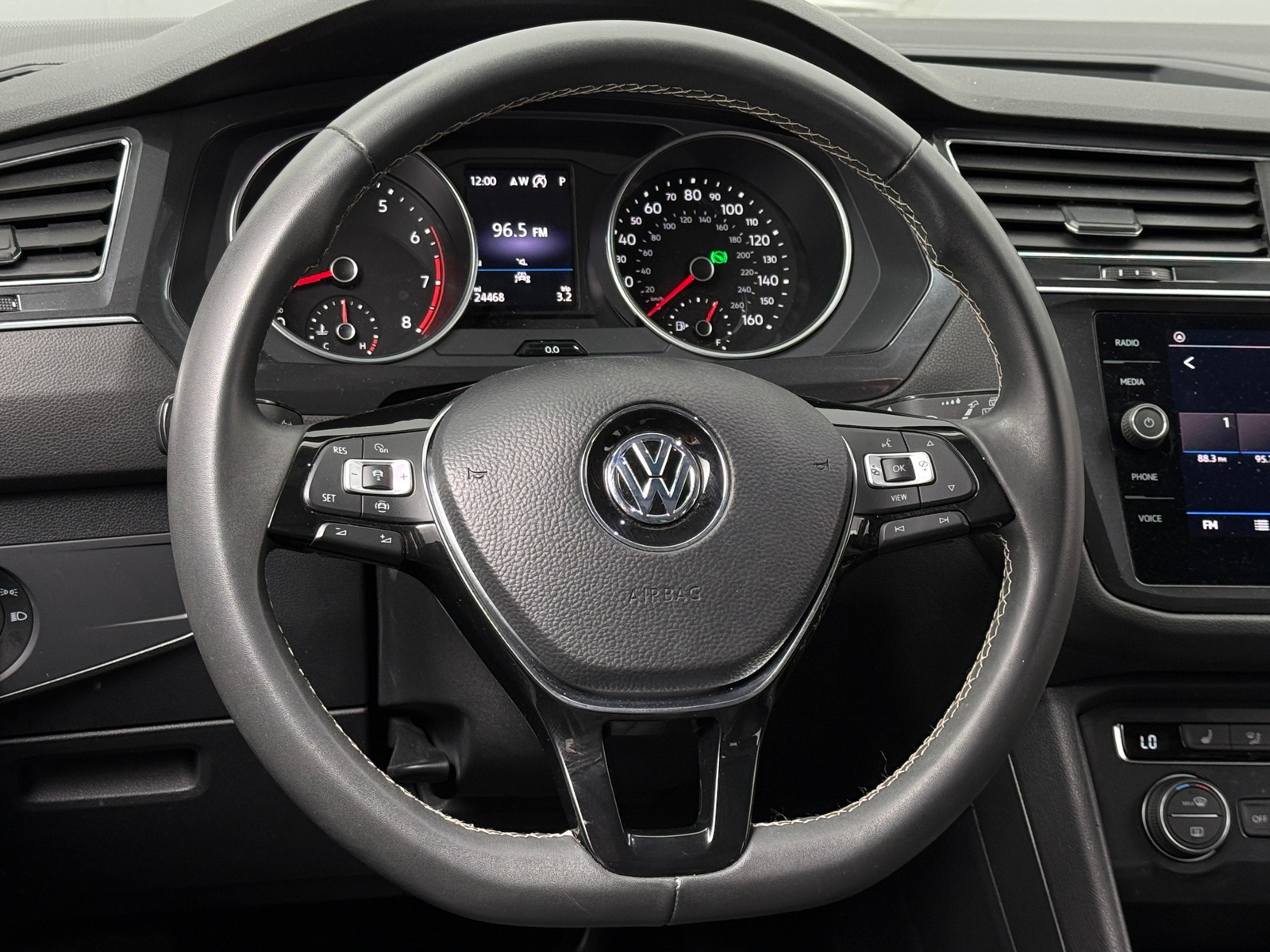 Thumbnail: 2021 Volkswagen Tiguan - 4