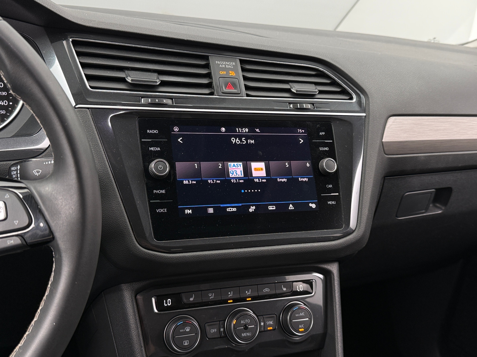 Thumbnail: 2021 Volkswagen Tiguan - 3