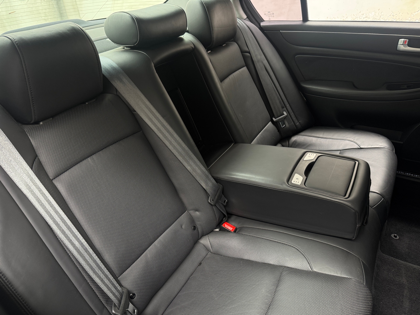 Thumbnail: 2014 Hyundai Genesis - 5