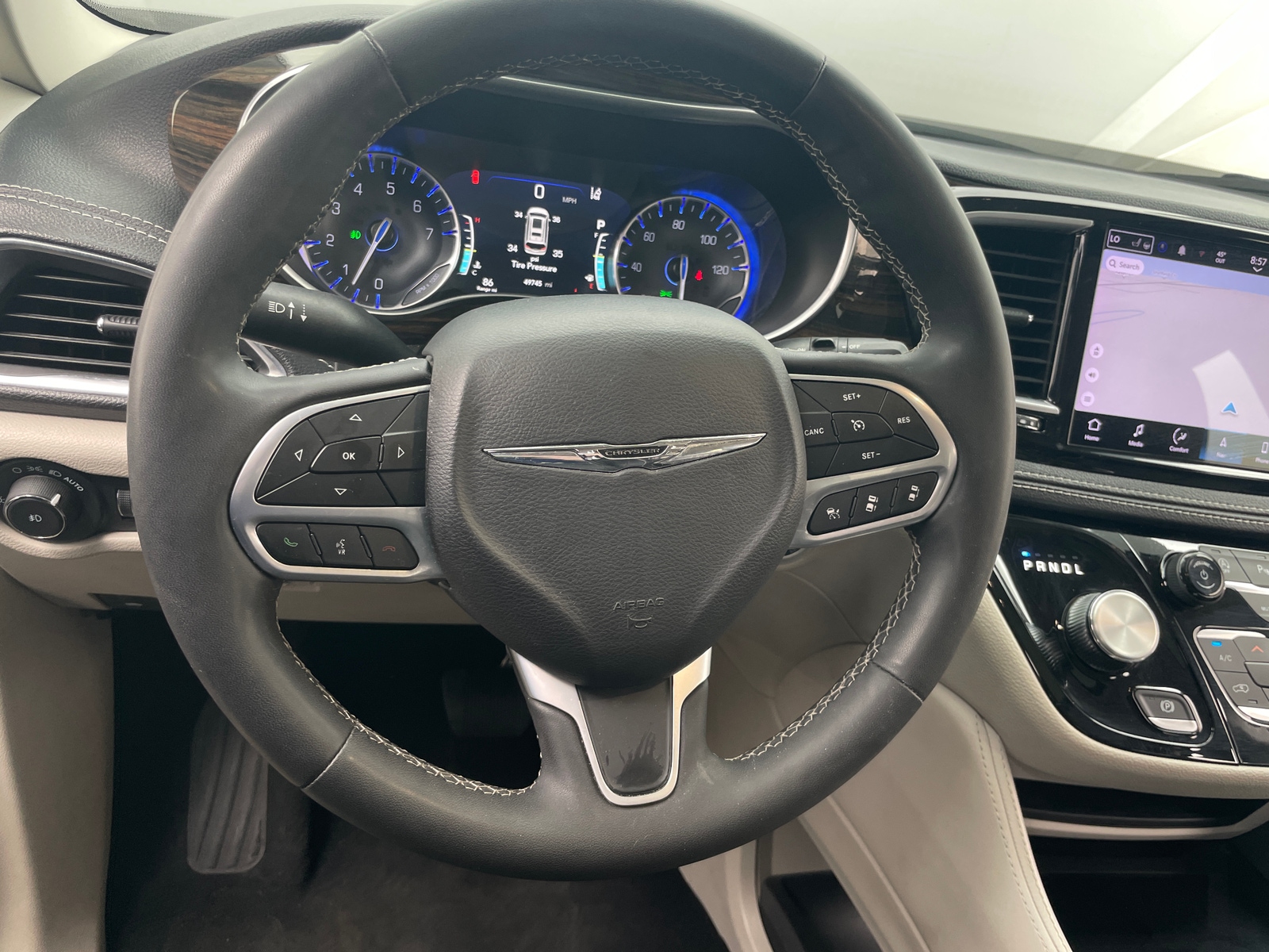 Thumbnail: 2023 Chrysler Pacifica - 4