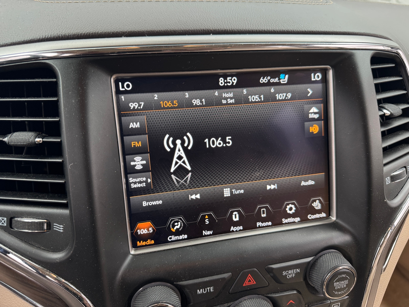 Thumbnail: 2018 Jeep Grand Cherokee - 3
