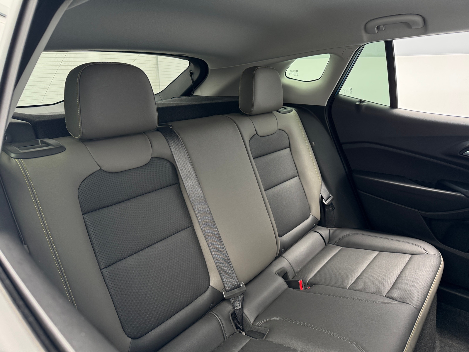 Thumbnail: 2025 Chevrolet Trax - 6