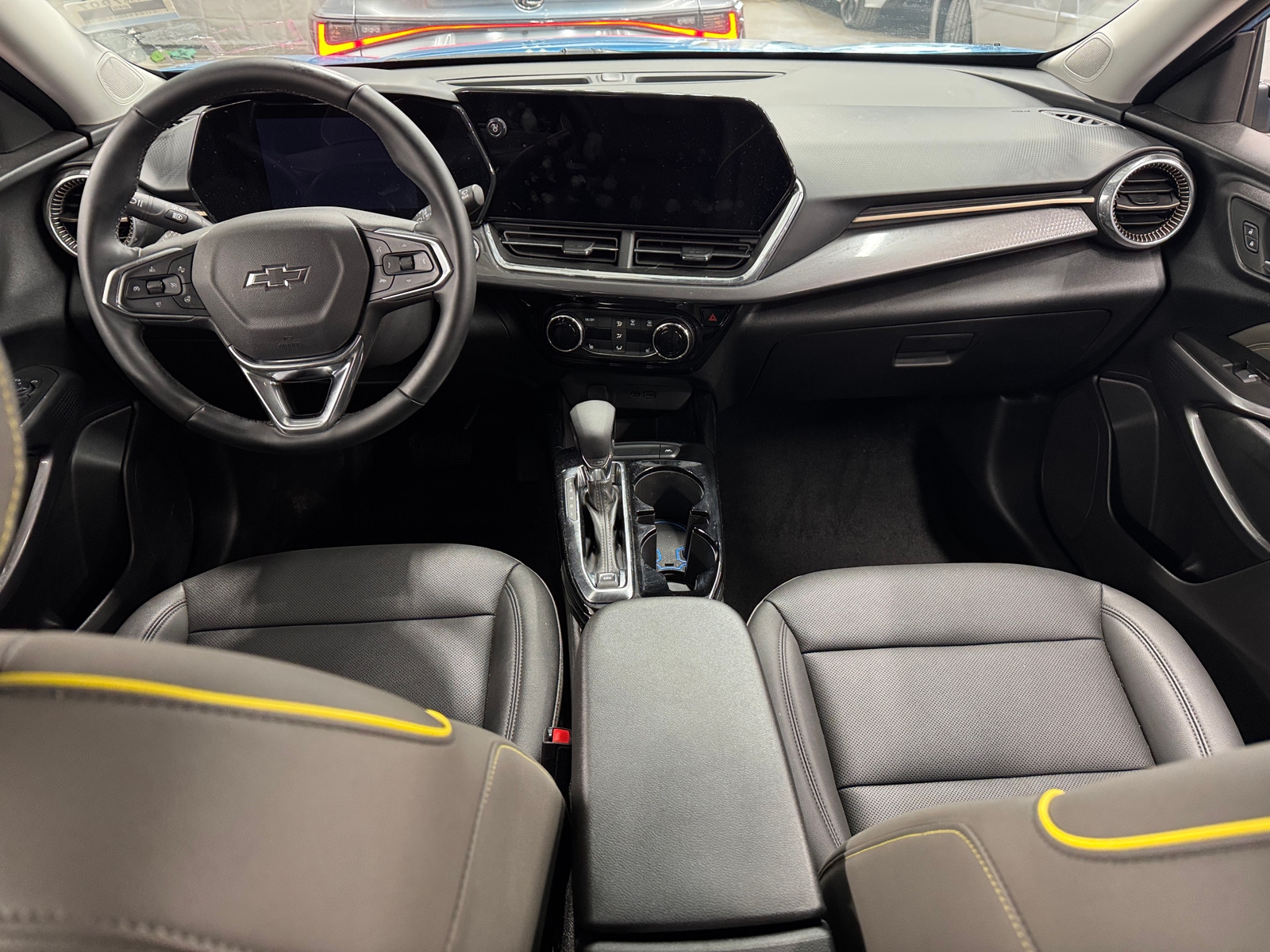 Thumbnail: 2025 Chevrolet Trax - 3