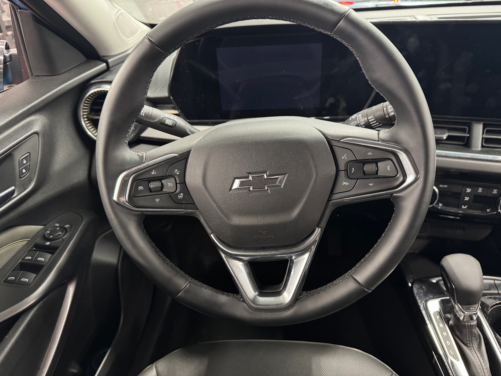 Thumbnail: 2025 Chevrolet Trax - 5