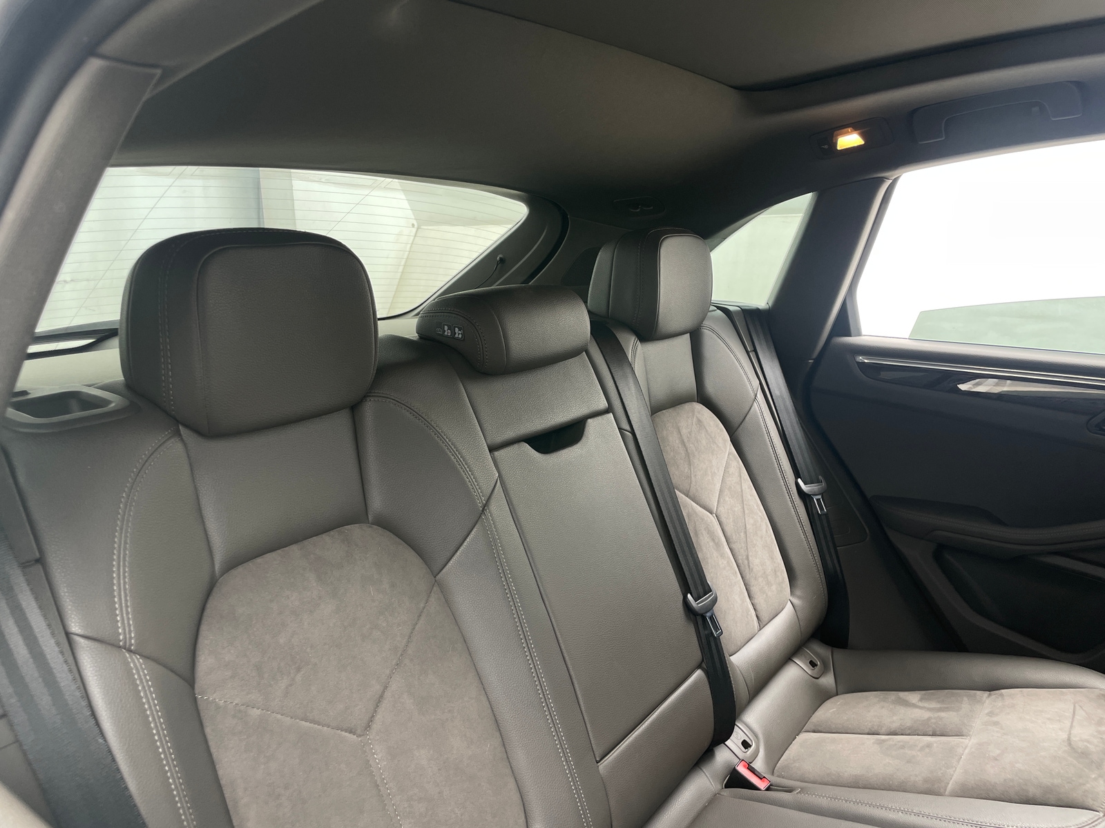 Thumbnail: 2015 Porsche Macan - 5