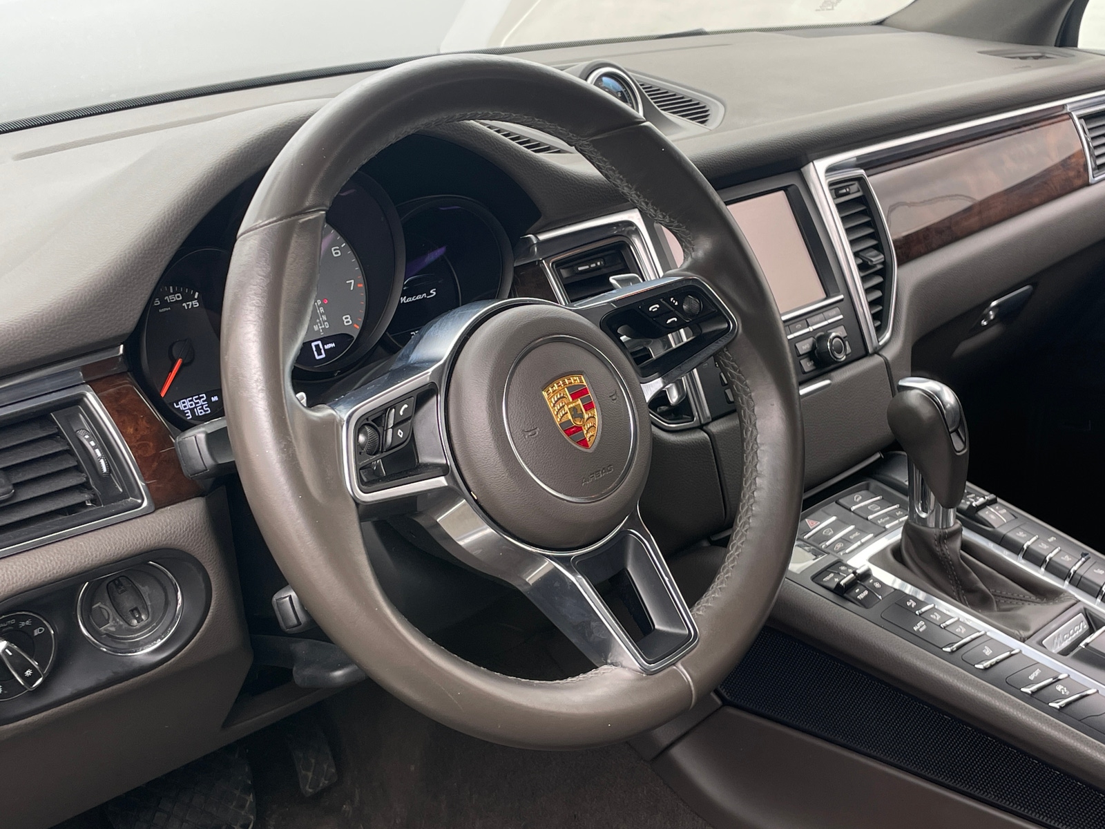 Thumbnail: 2015 Porsche Macan - 4
