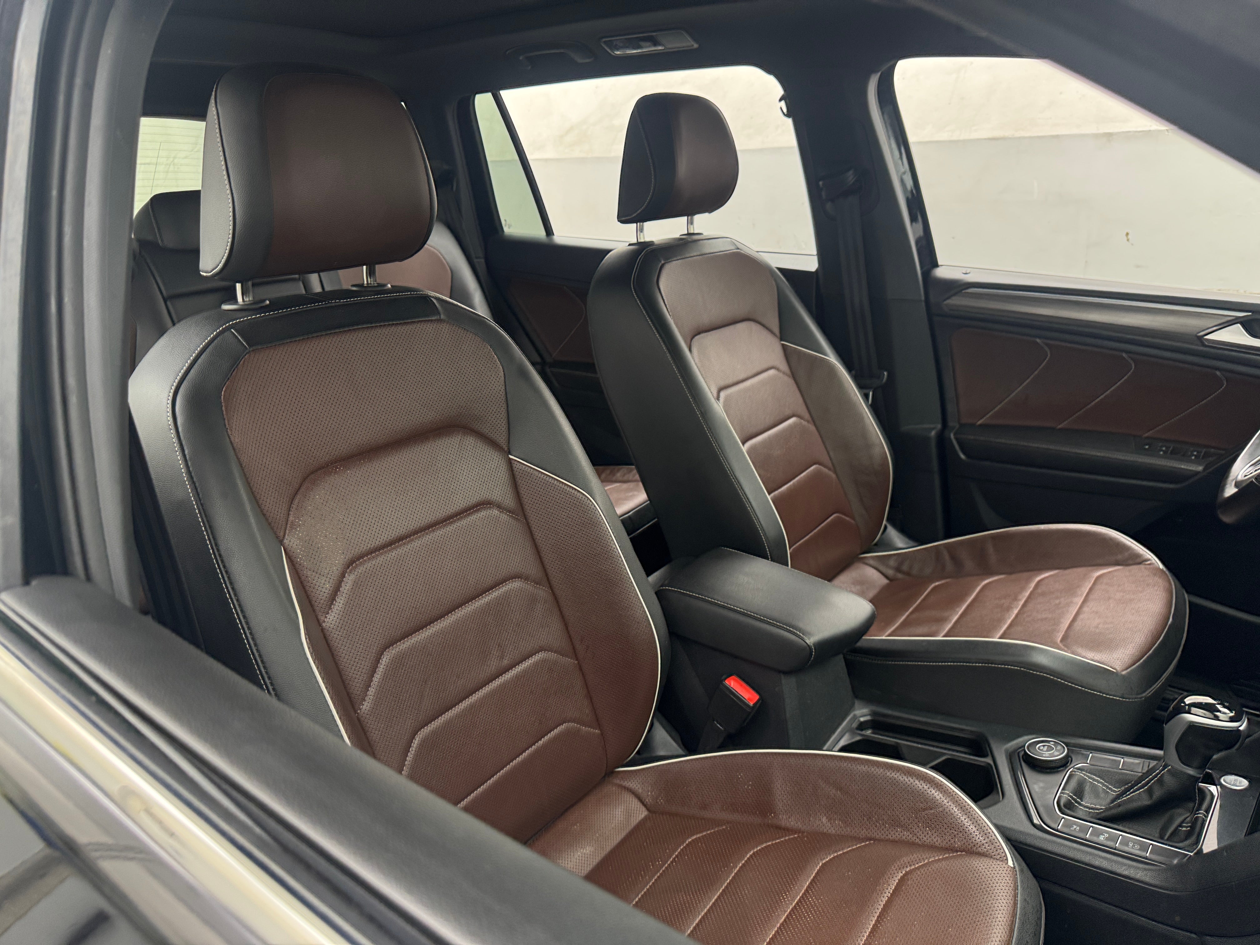 2023 Volkswagen Tiguan SEL R-LINE - Photo 8