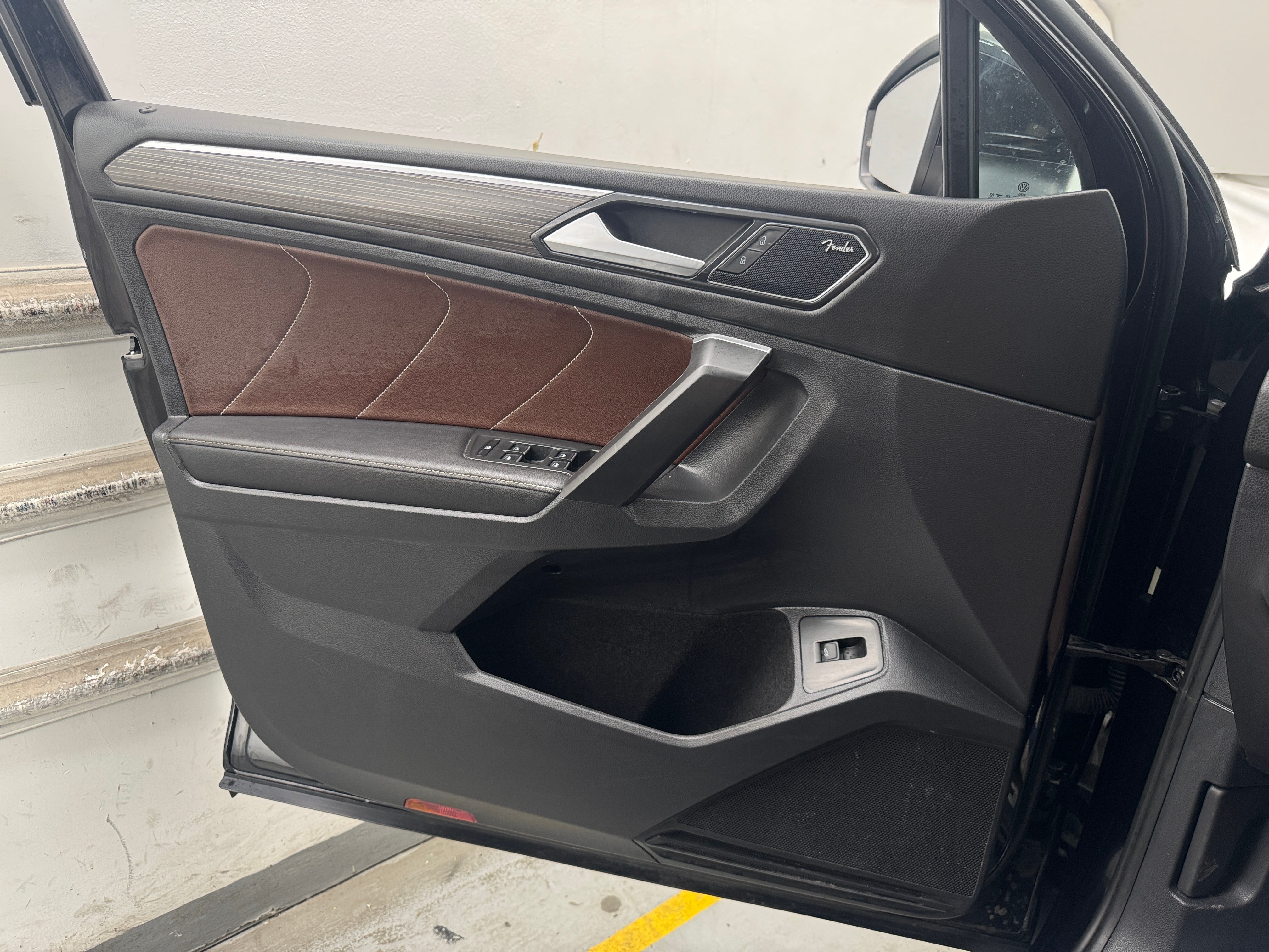 2023 Volkswagen Tiguan SEL R-LINE - Photo 3
