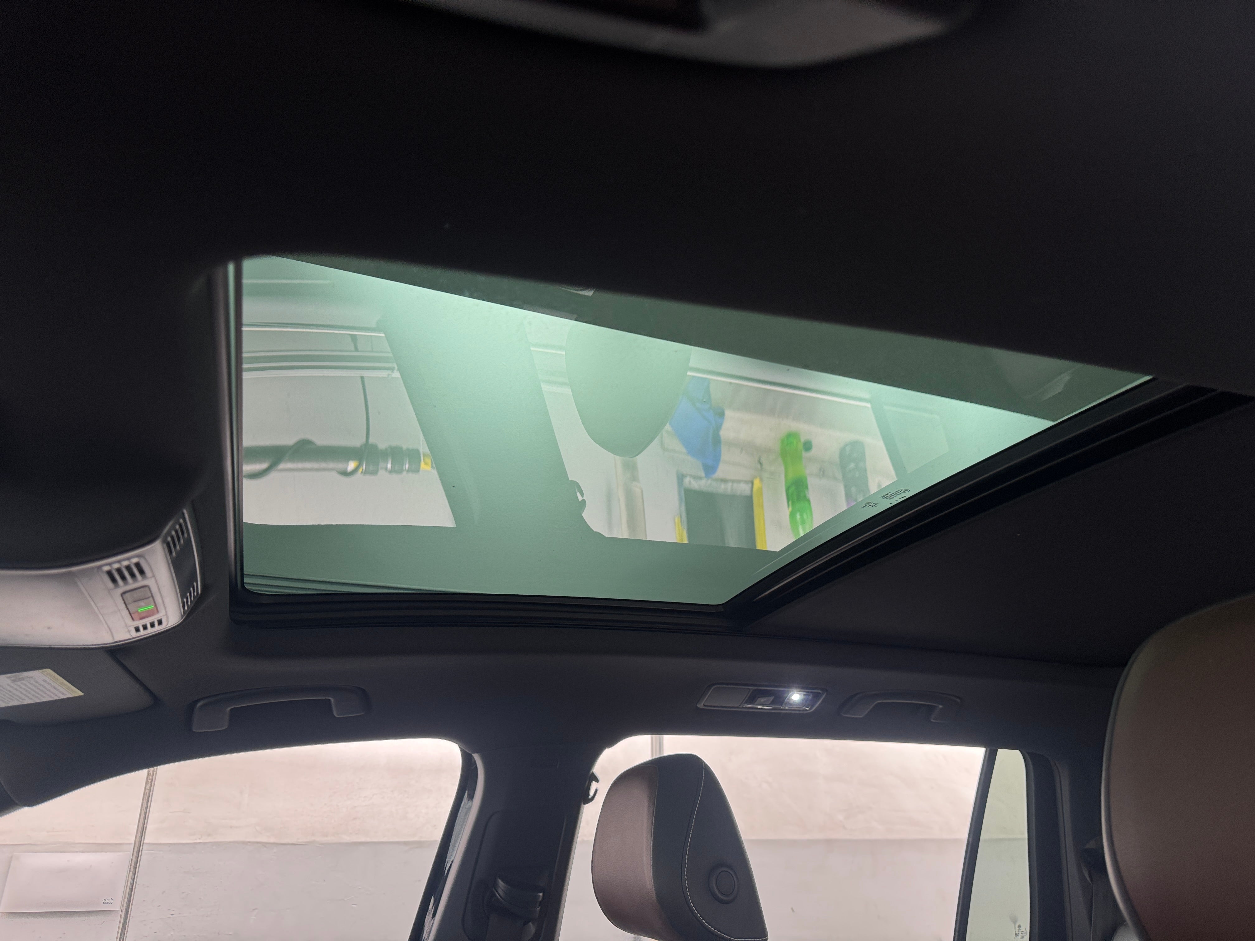 2023 Volkswagen Tiguan SEL R-LINE - Photo 16
