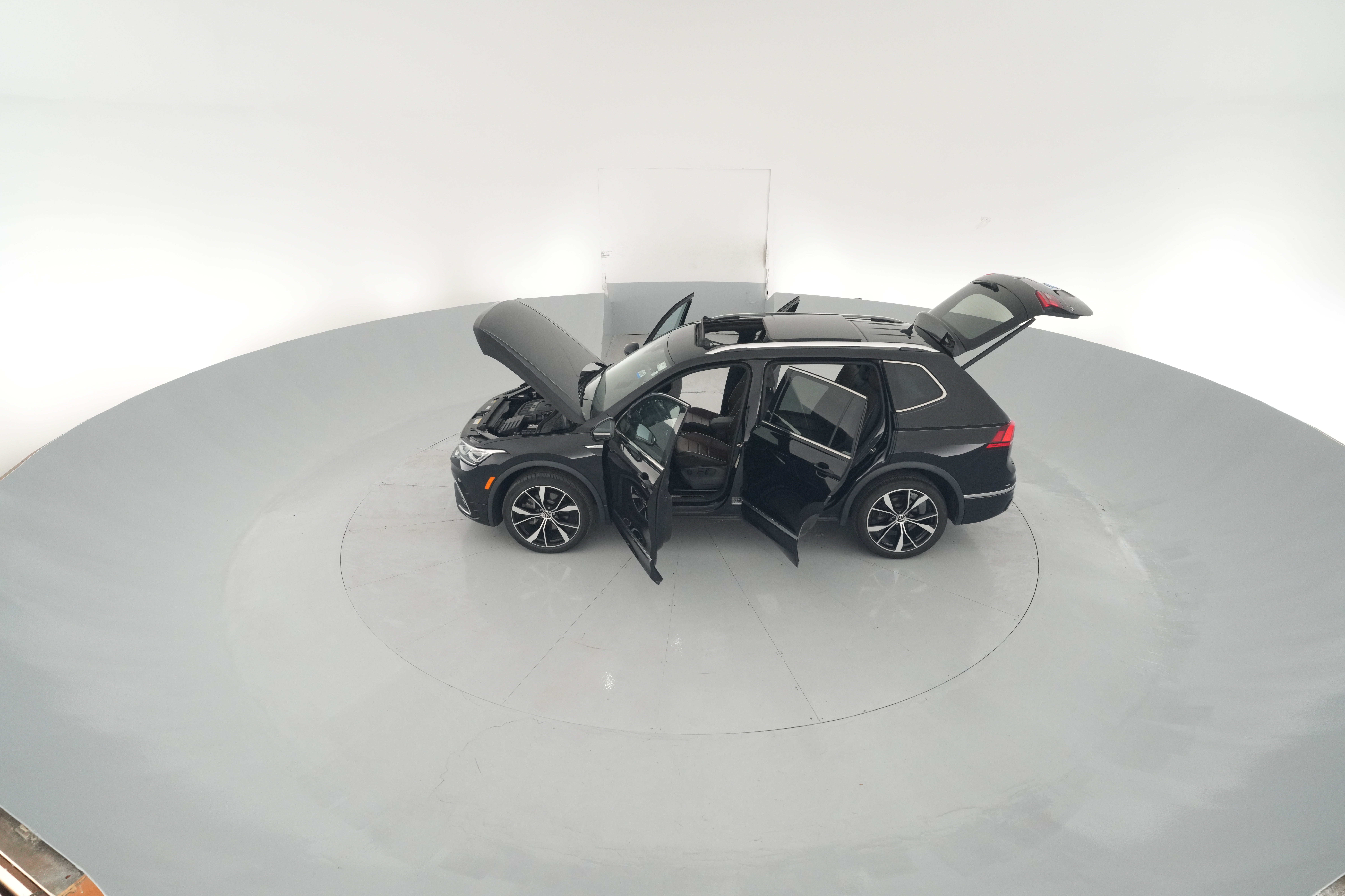 2023 Volkswagen Tiguan SEL R-LINE - Photo 47