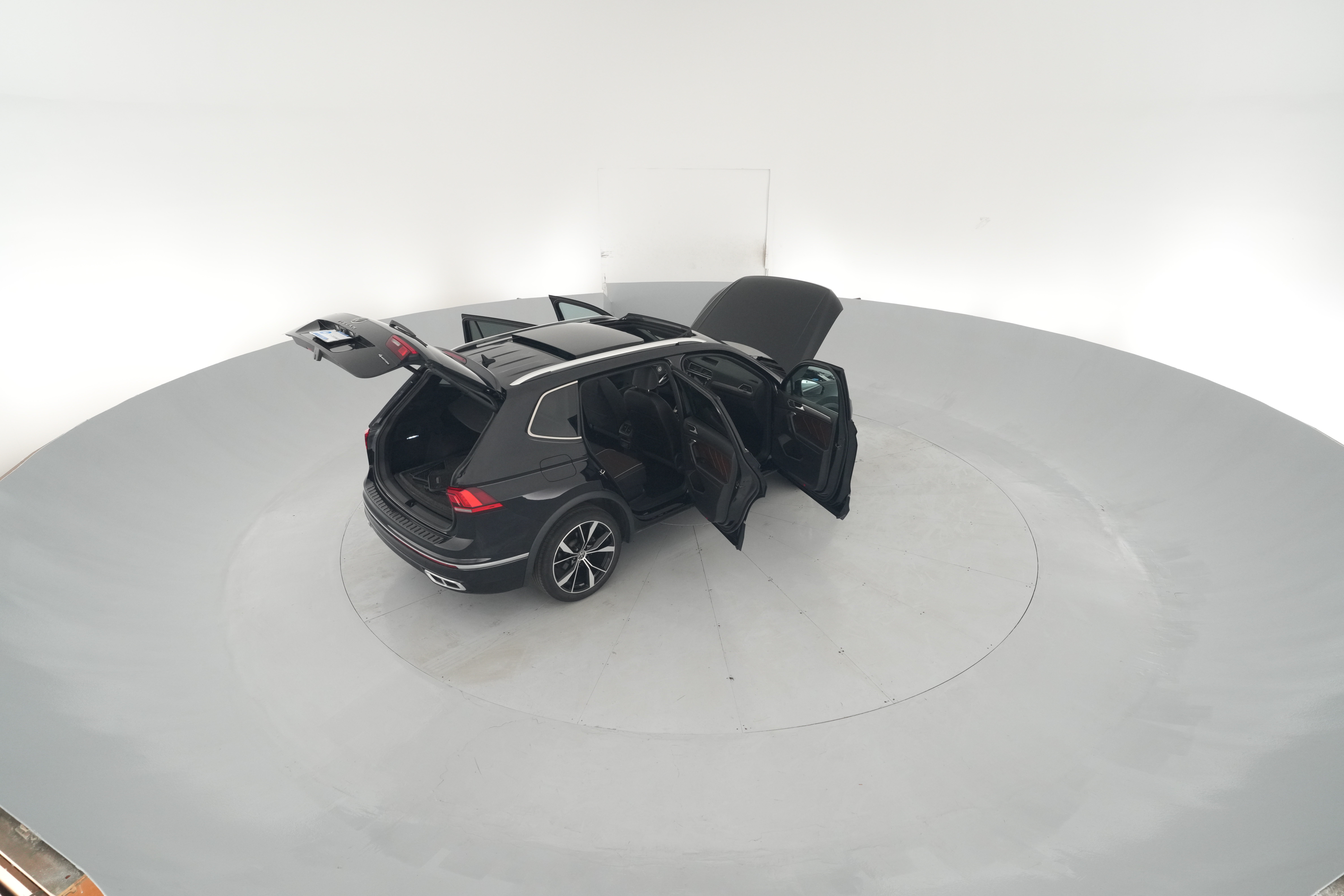 2023 Volkswagen Tiguan SEL R-LINE - Photo 53