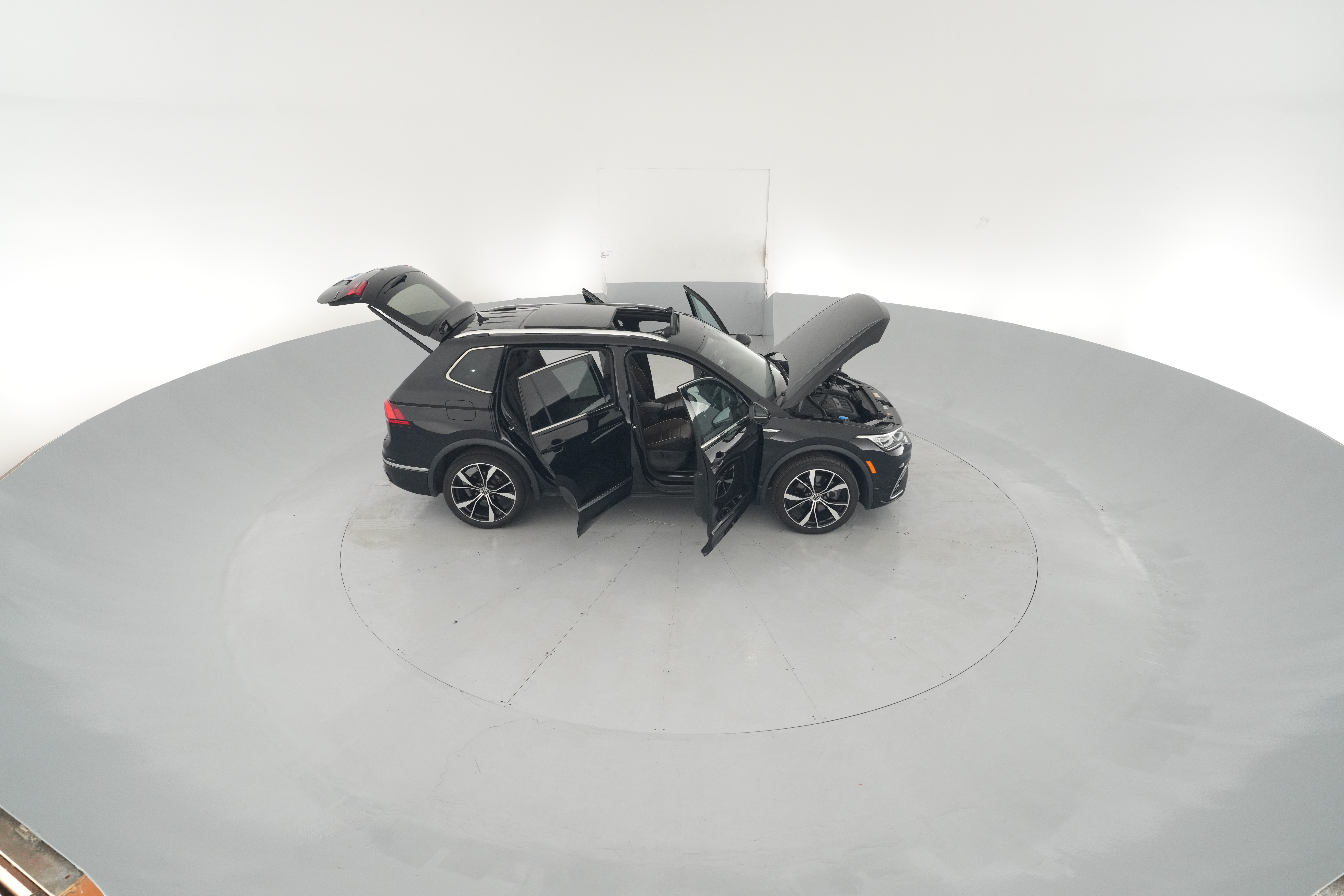 2023 Volkswagen Tiguan SEL R-LINE - Photo 55