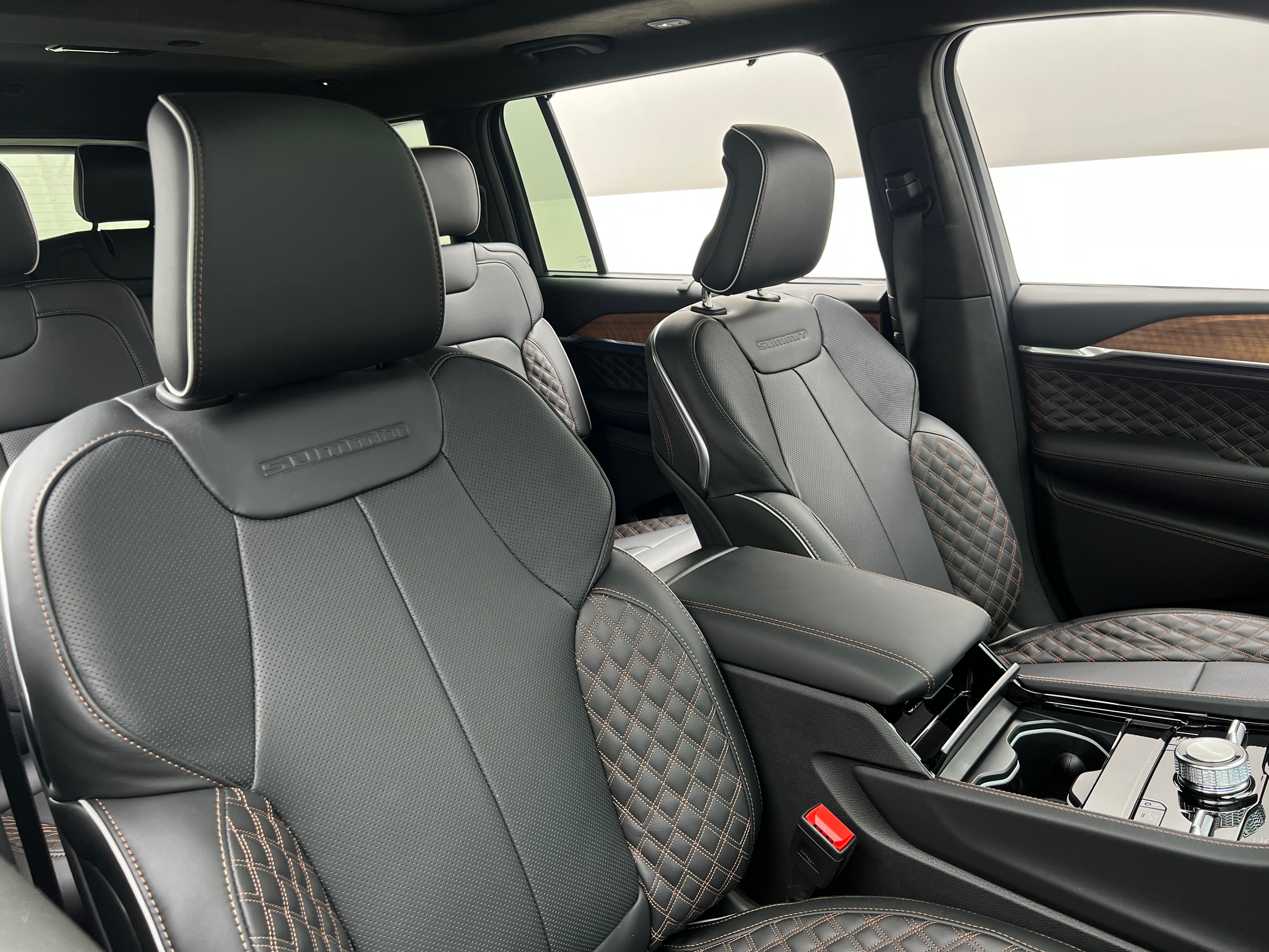 2026 Jeep Grand Cherokee L Summit 4x4's photo