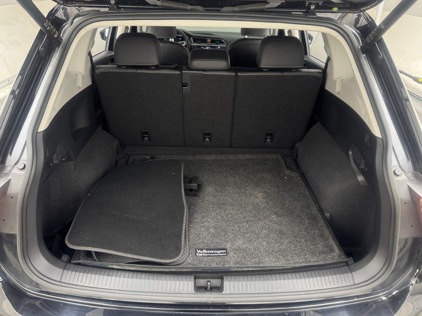 Thumbnail: 2022 Volkswagen Tiguan - 6