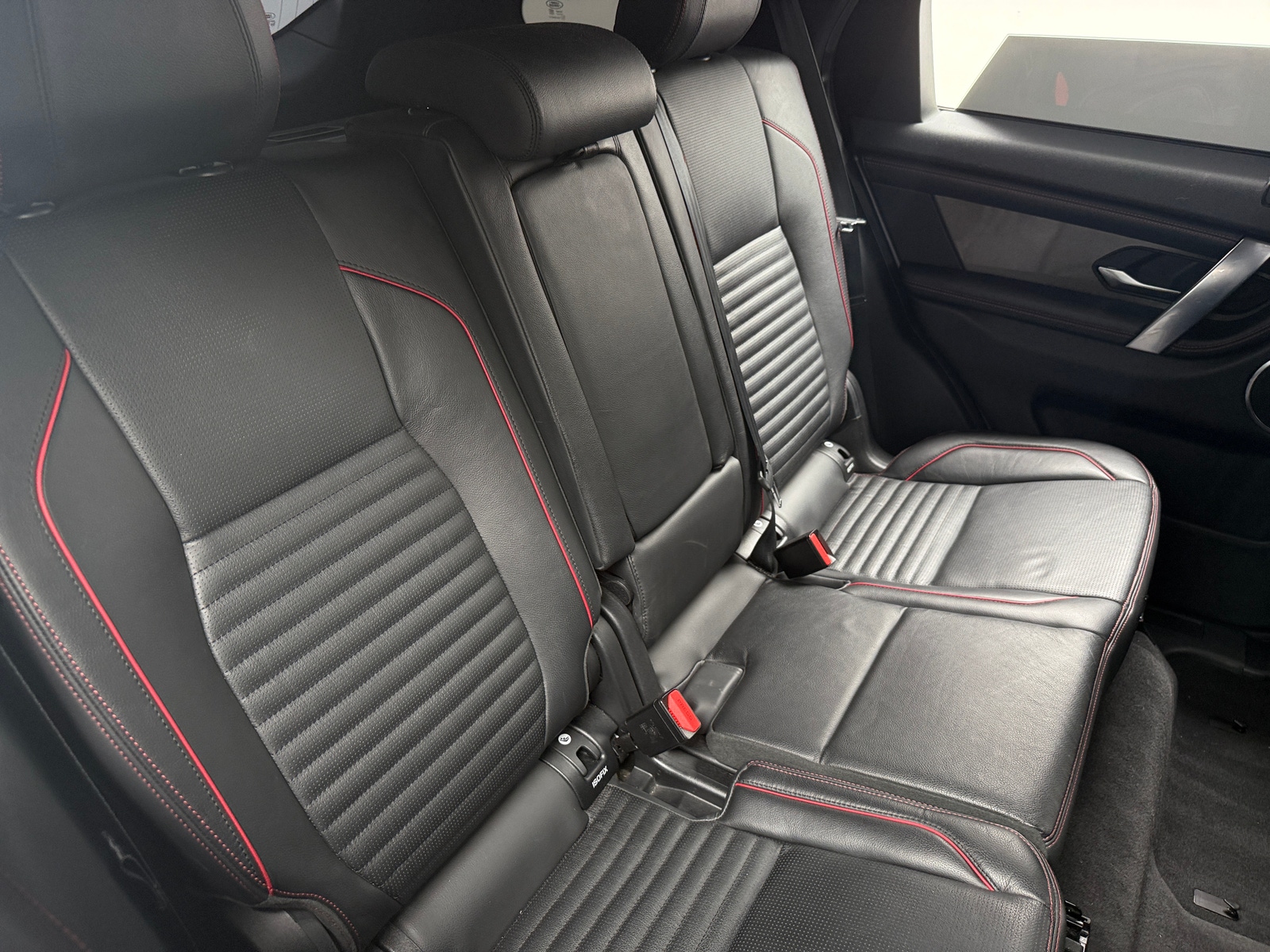 Thumbnail: 2020 Land Rover Discovery Sport - 5