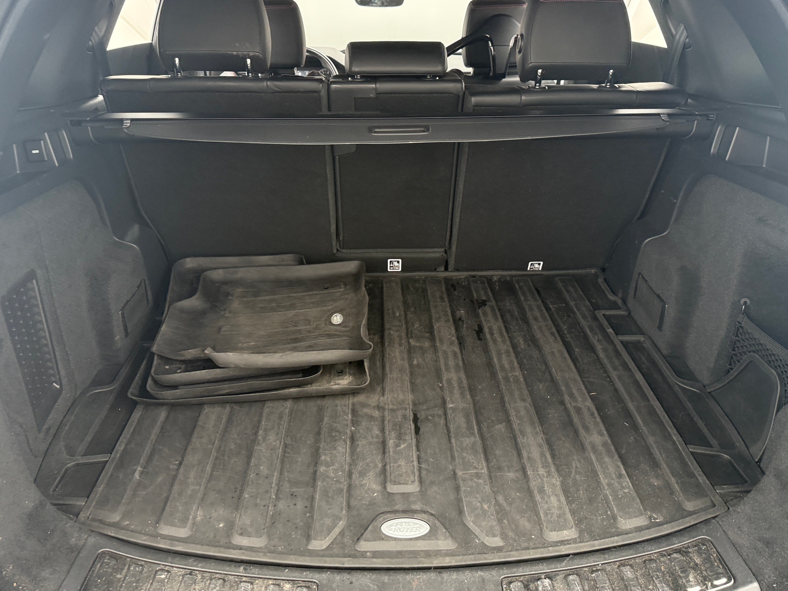 Thumbnail: 2020 Land Rover Discovery Sport - 6