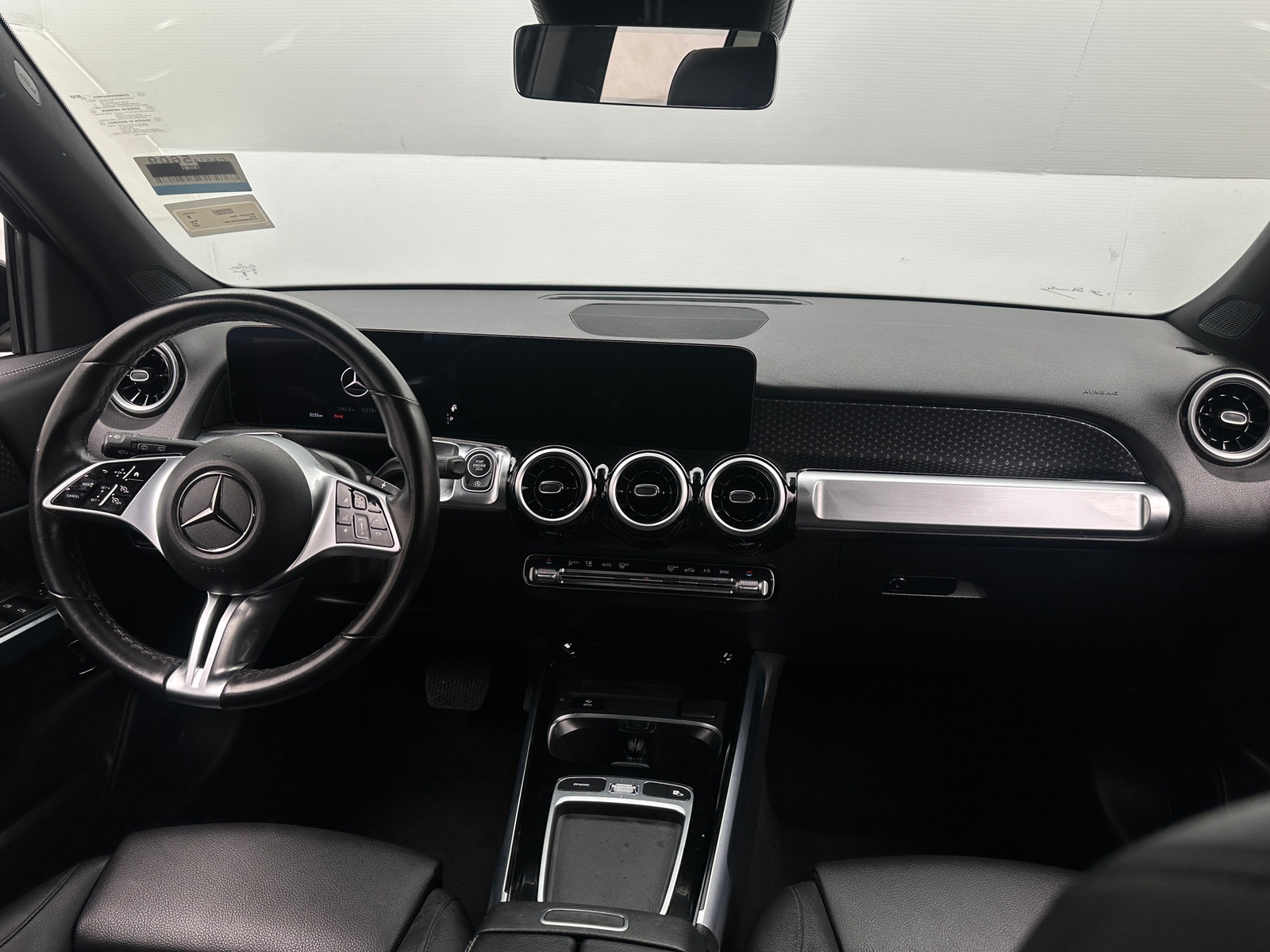 Thumbnail: 2025 Mercedes-Benz GLB - 2