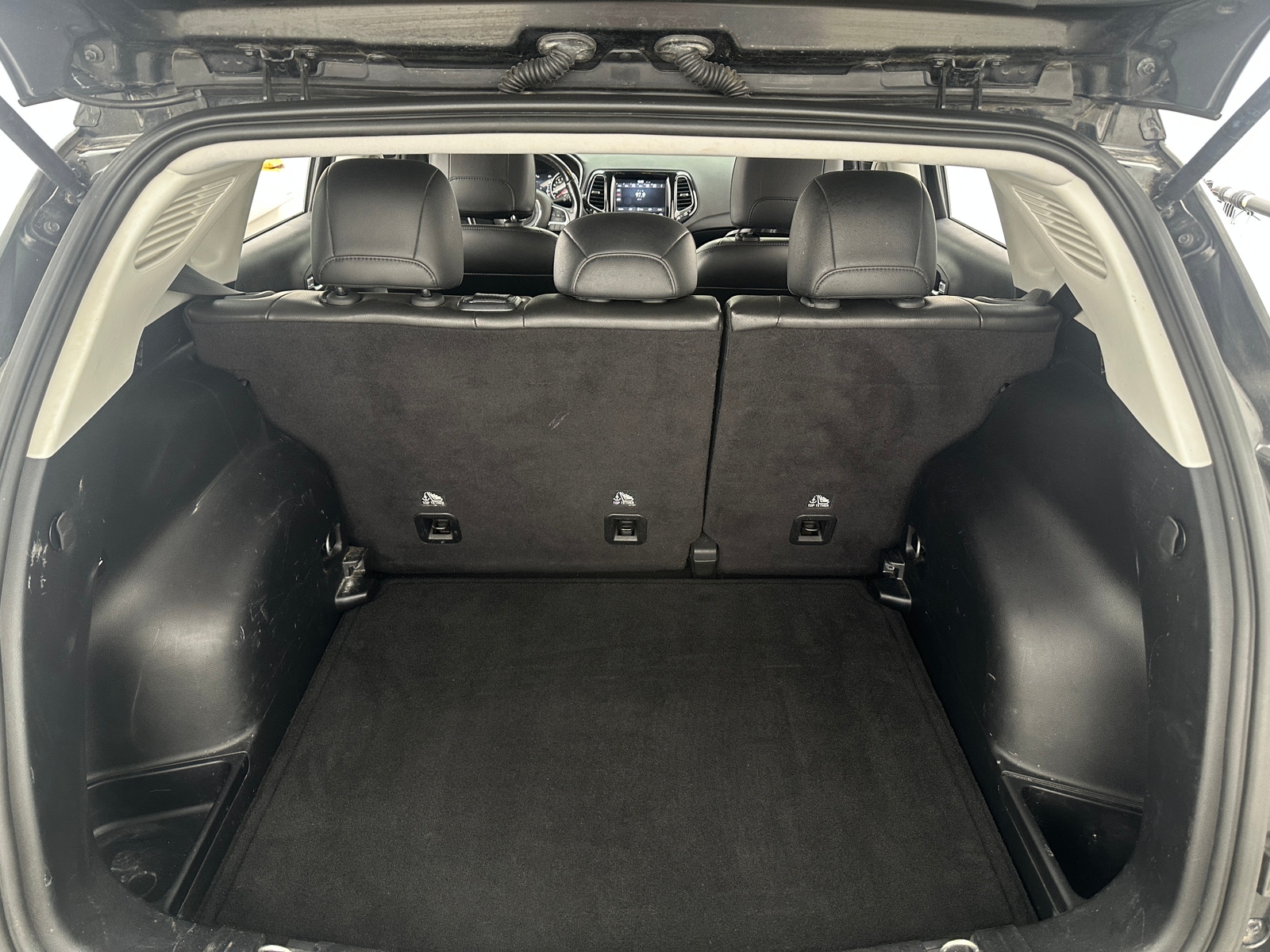 Thumbnail: 2018 Jeep Compass - 6