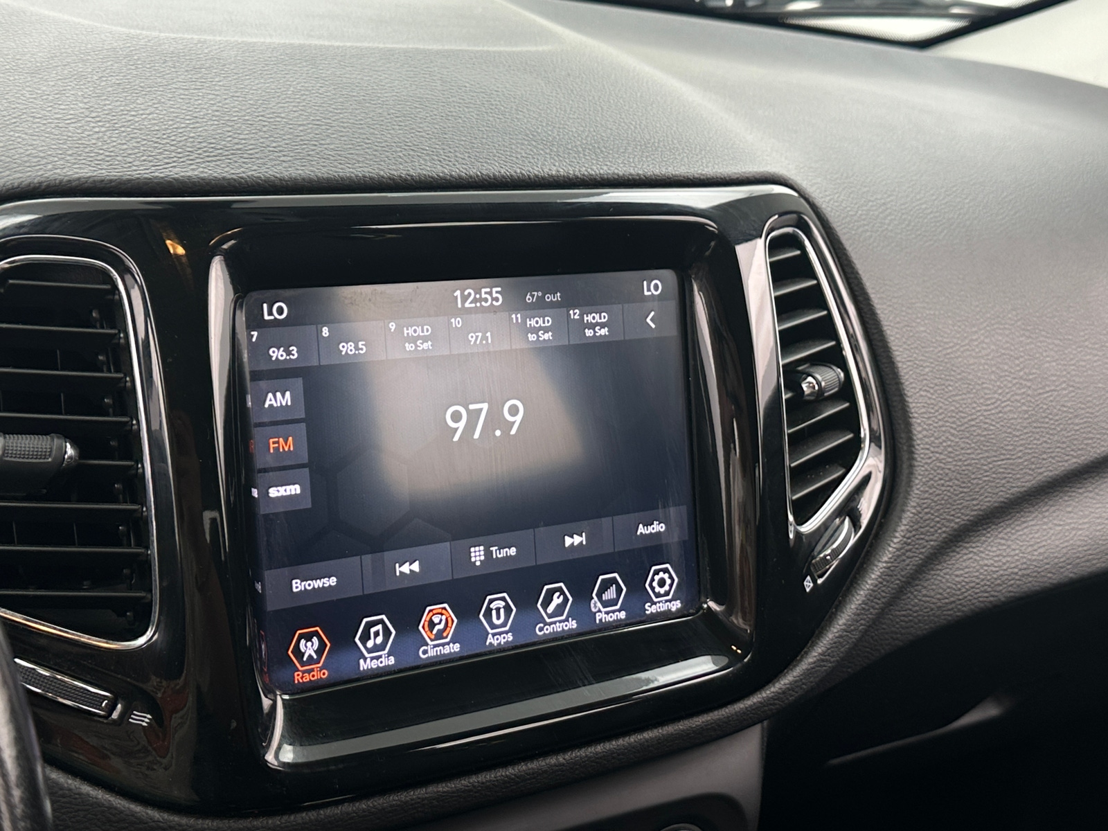 Thumbnail: 2018 Jeep Compass - 3