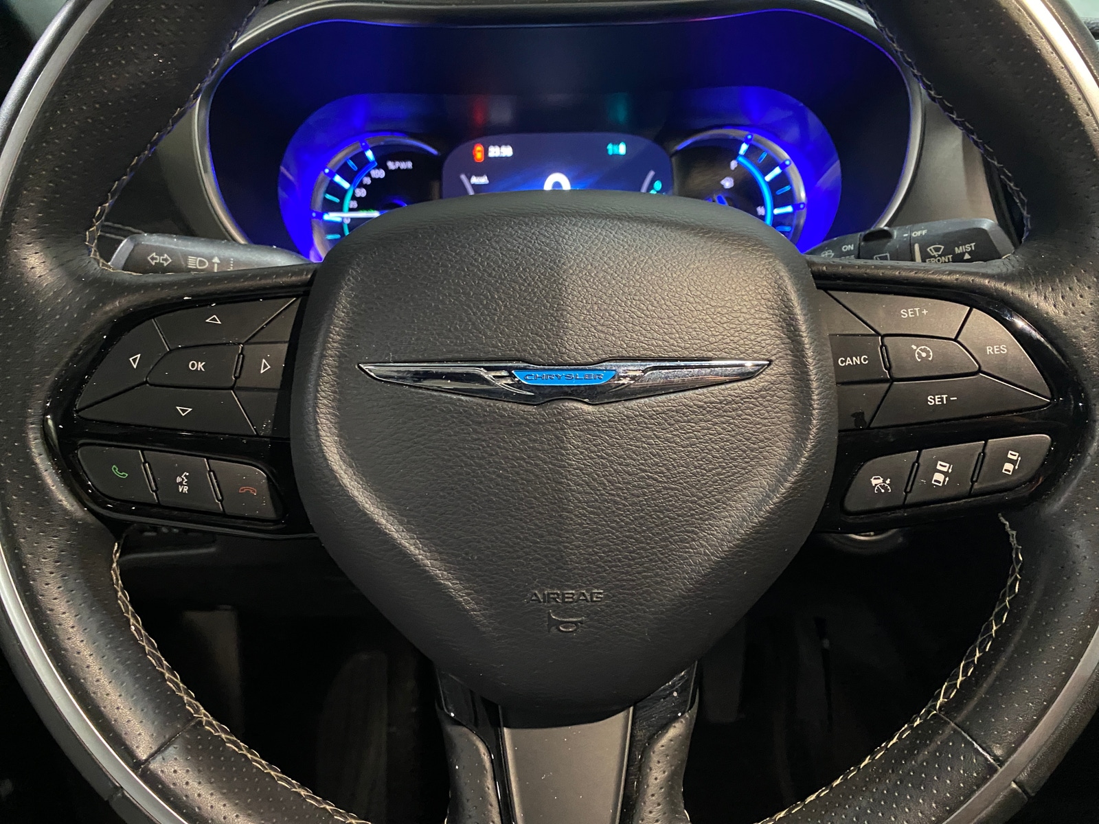 Thumbnail: 2021 Chrysler Pacifica - 4