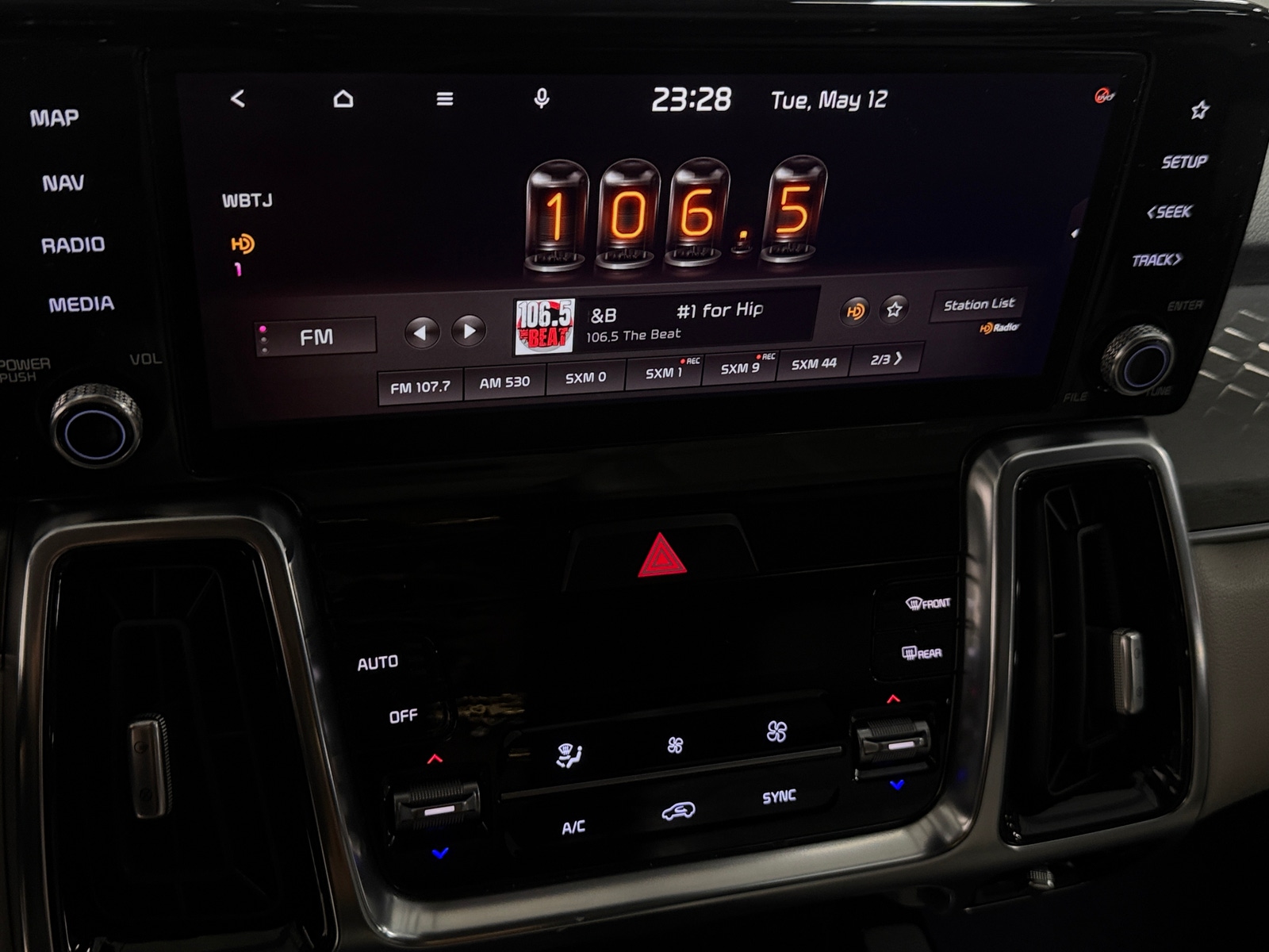 Thumbnail: 2022 Kia Sorento - 3