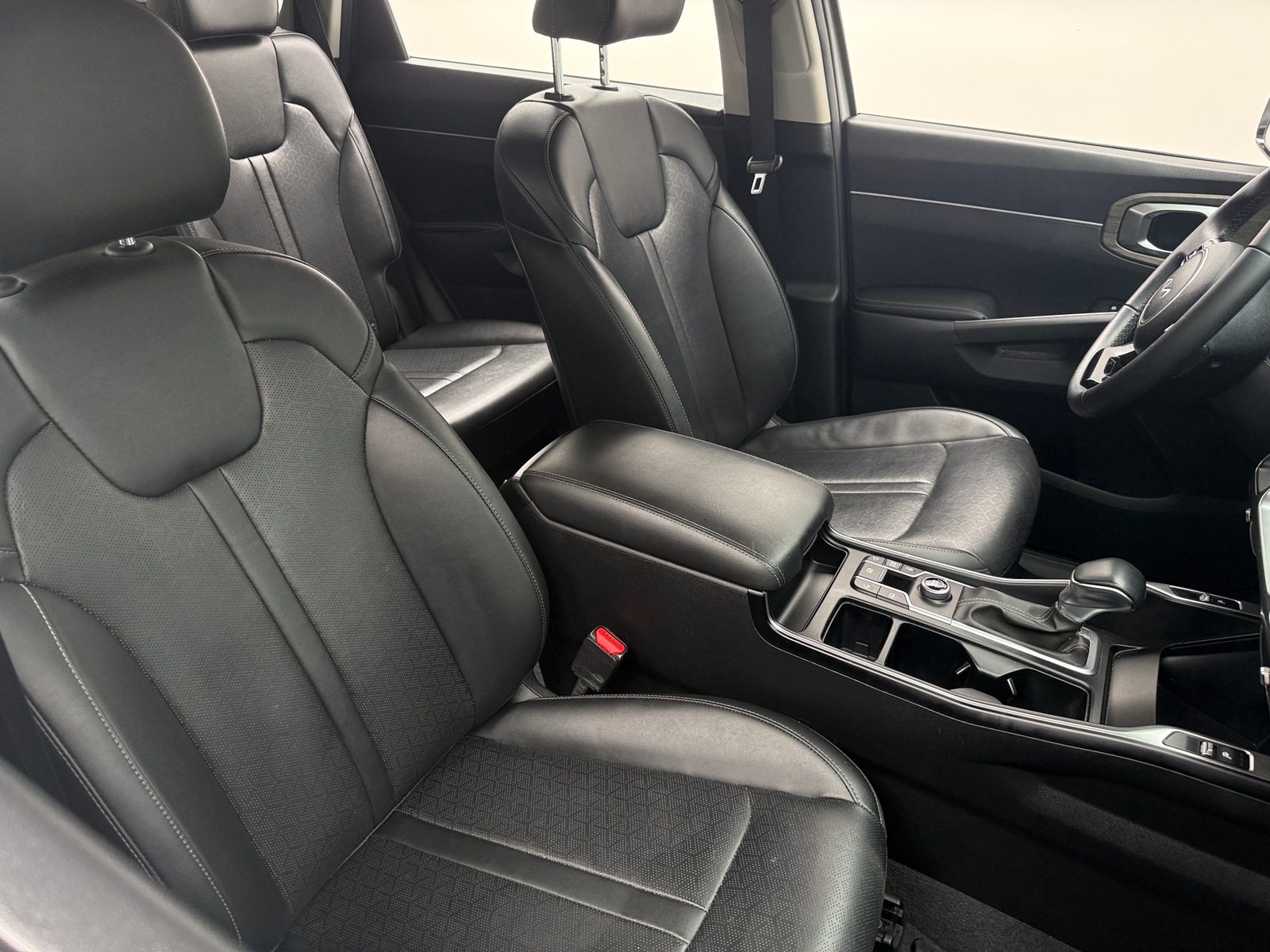 Thumbnail: 2023 Kia Sorento - 2