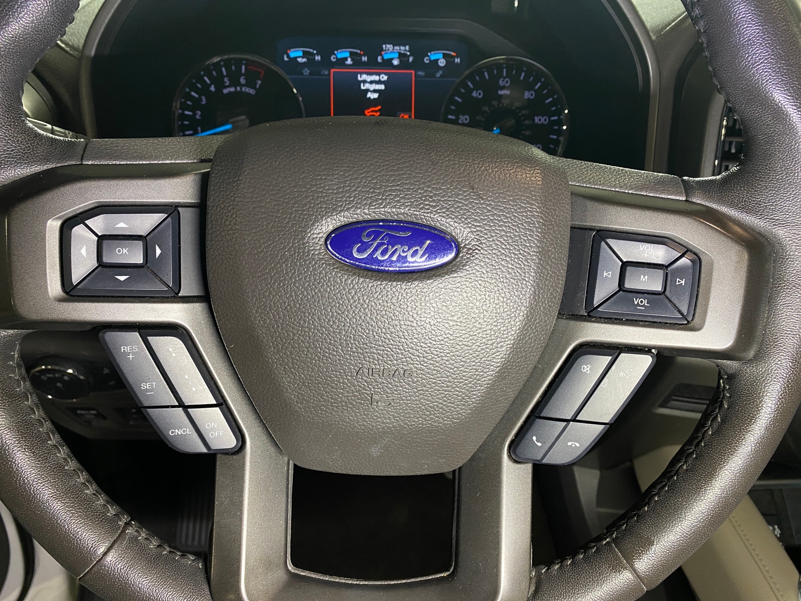 Thumbnail: 2019 Ford Expedition - 4